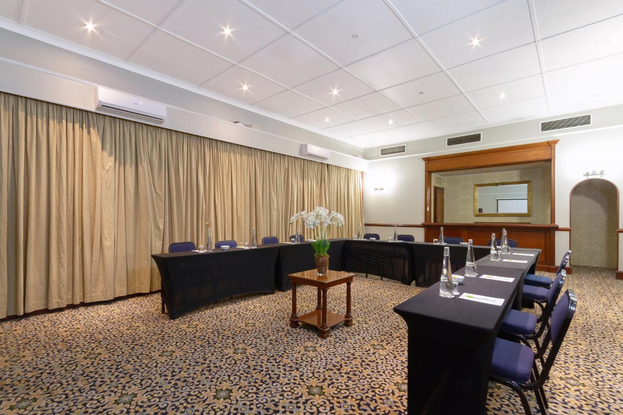 Hotel - Sunnyside Park By Ihg 4*