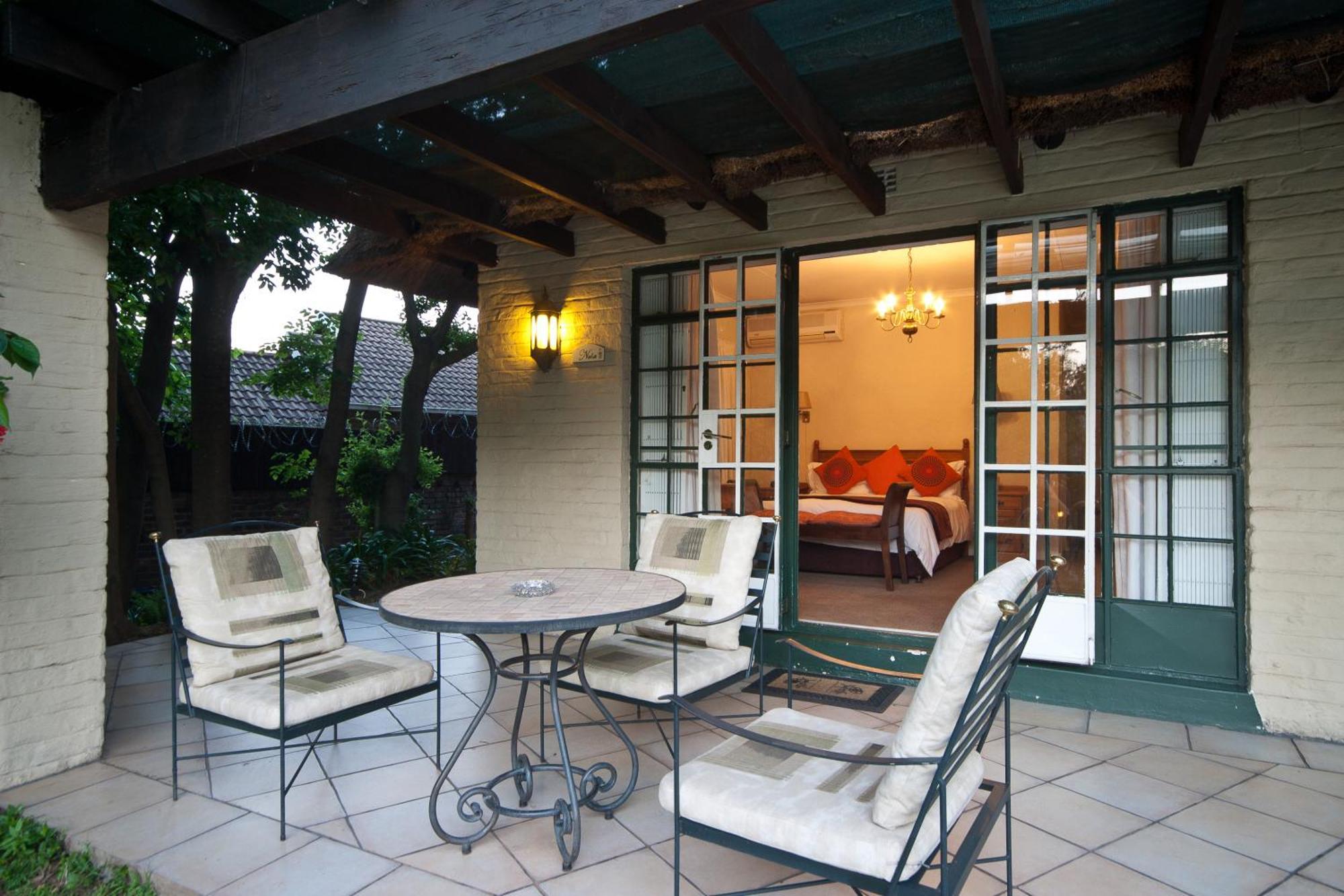 Guest house Thatchfoord Johannesburg