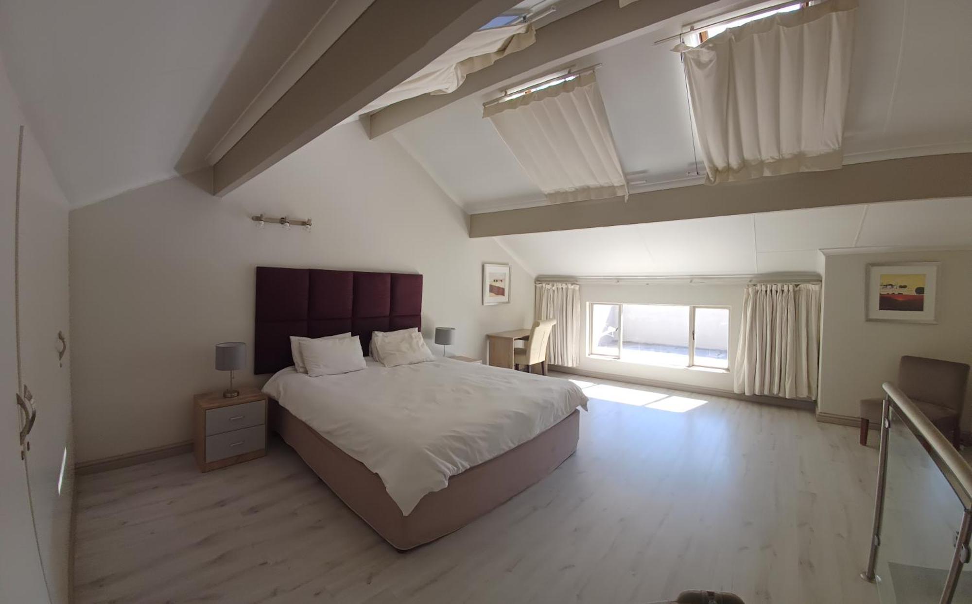 Apartment Mount Royal 09 - Large 1 Bed With Balcony