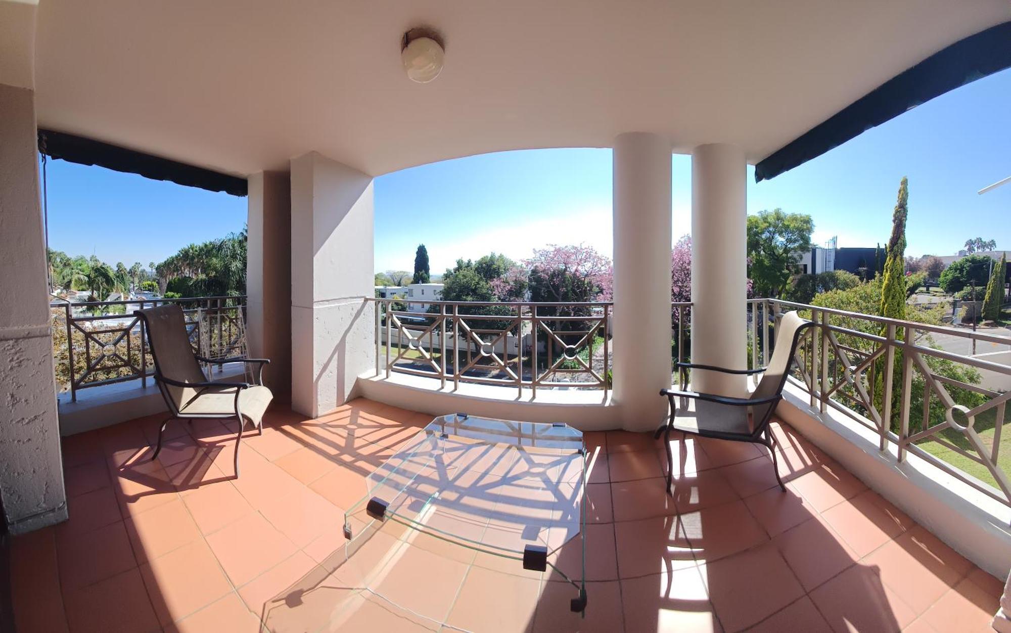 Apartment Mount Royal 09 - Large 1 Bed With Balcony