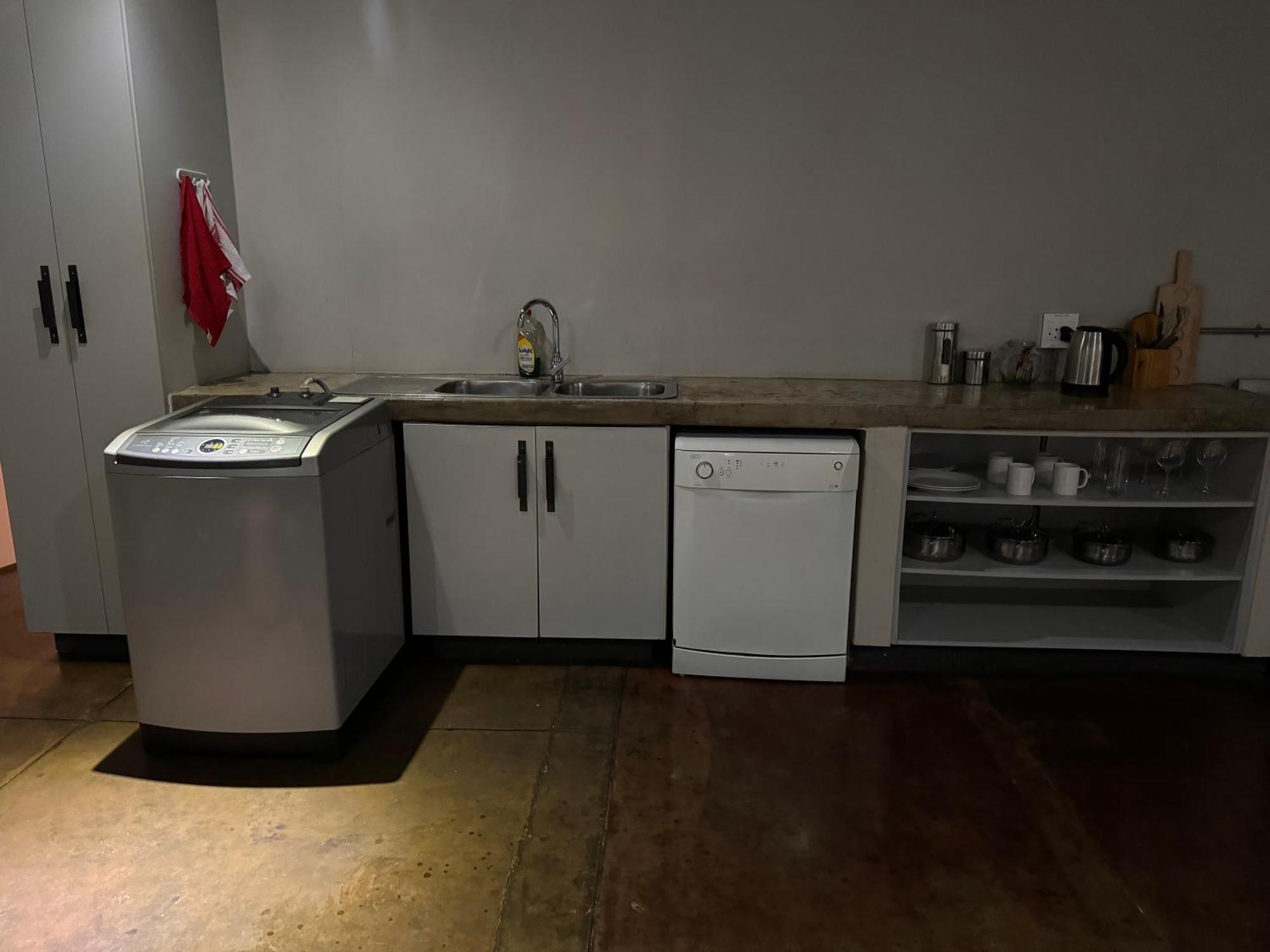 Uptown Oasis 2 Bedrooms , 2 Bathrooms In Maboneng With Unlimited Wifi