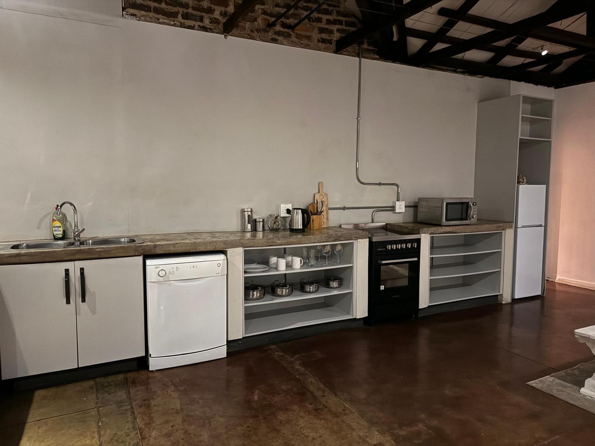 Uptown Oasis 2 Bedrooms , 2 Bathrooms In Maboneng With Unlimited Wifi