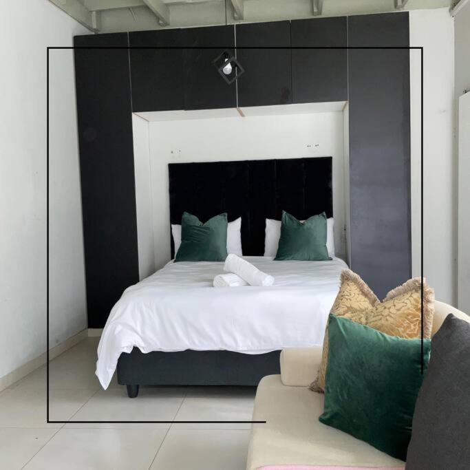 Apartment Luxury Walk To Melrose Arch