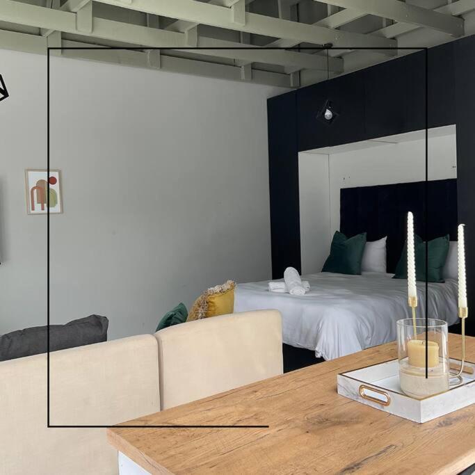 Luxury Walk To Melrose Arch Apartment Johannesburg