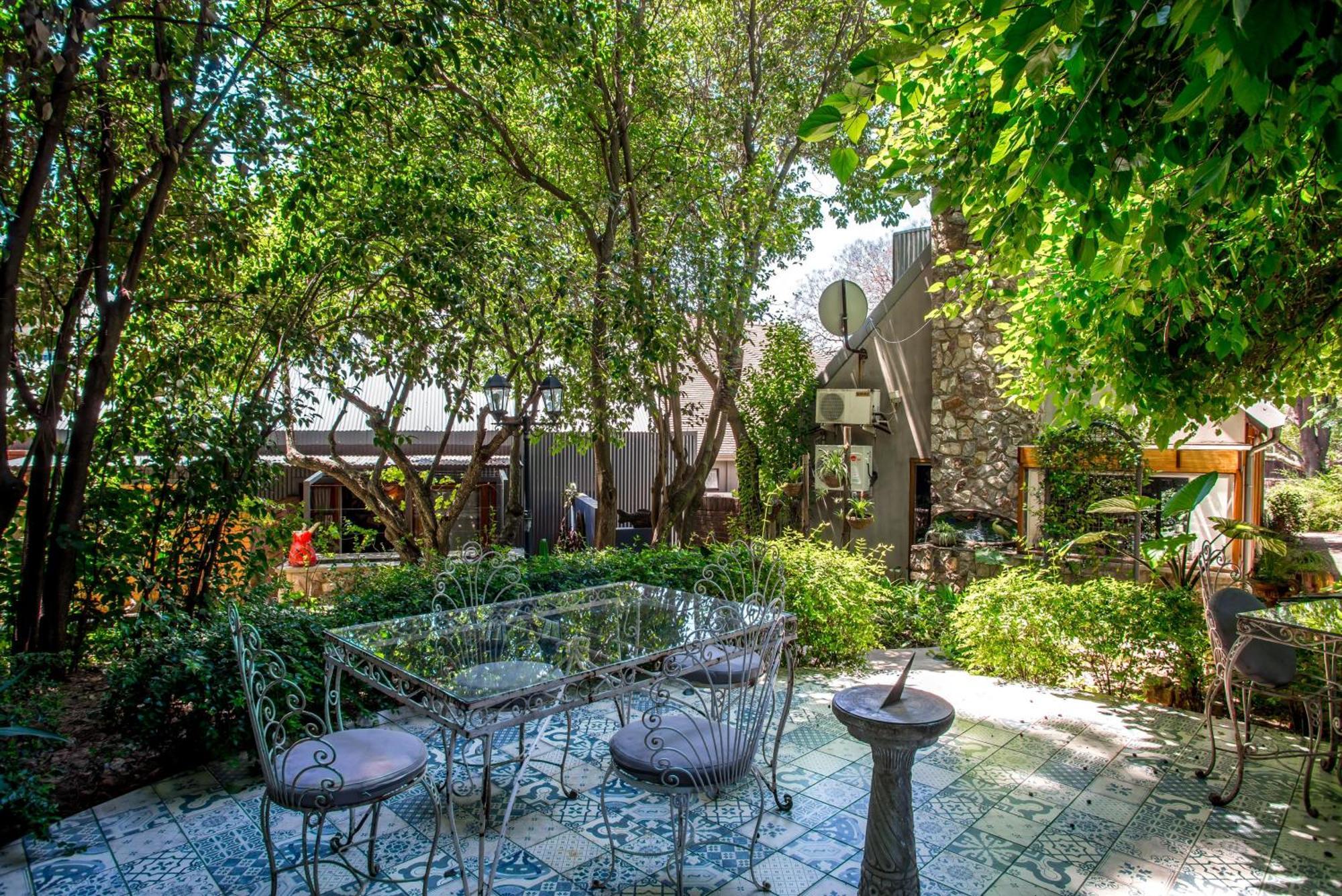 Guest house Festina Lente