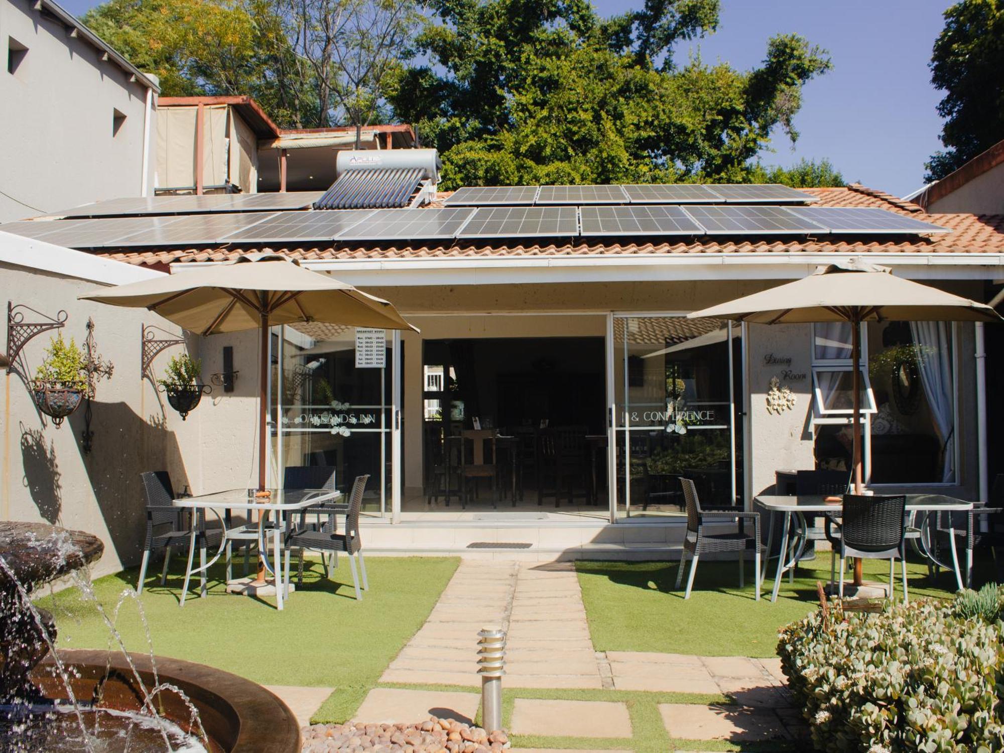 Acomodação com café da manhã  Oaklands And Conference Centre *