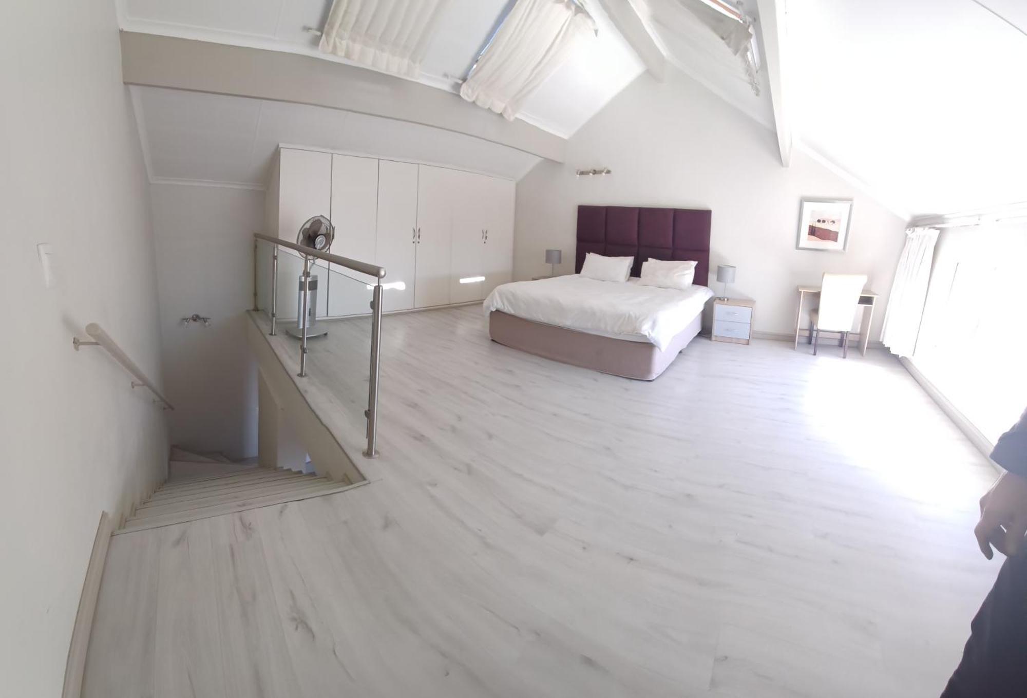 Apartment Mount Royal 09 - Large 1 Bed With Balcony