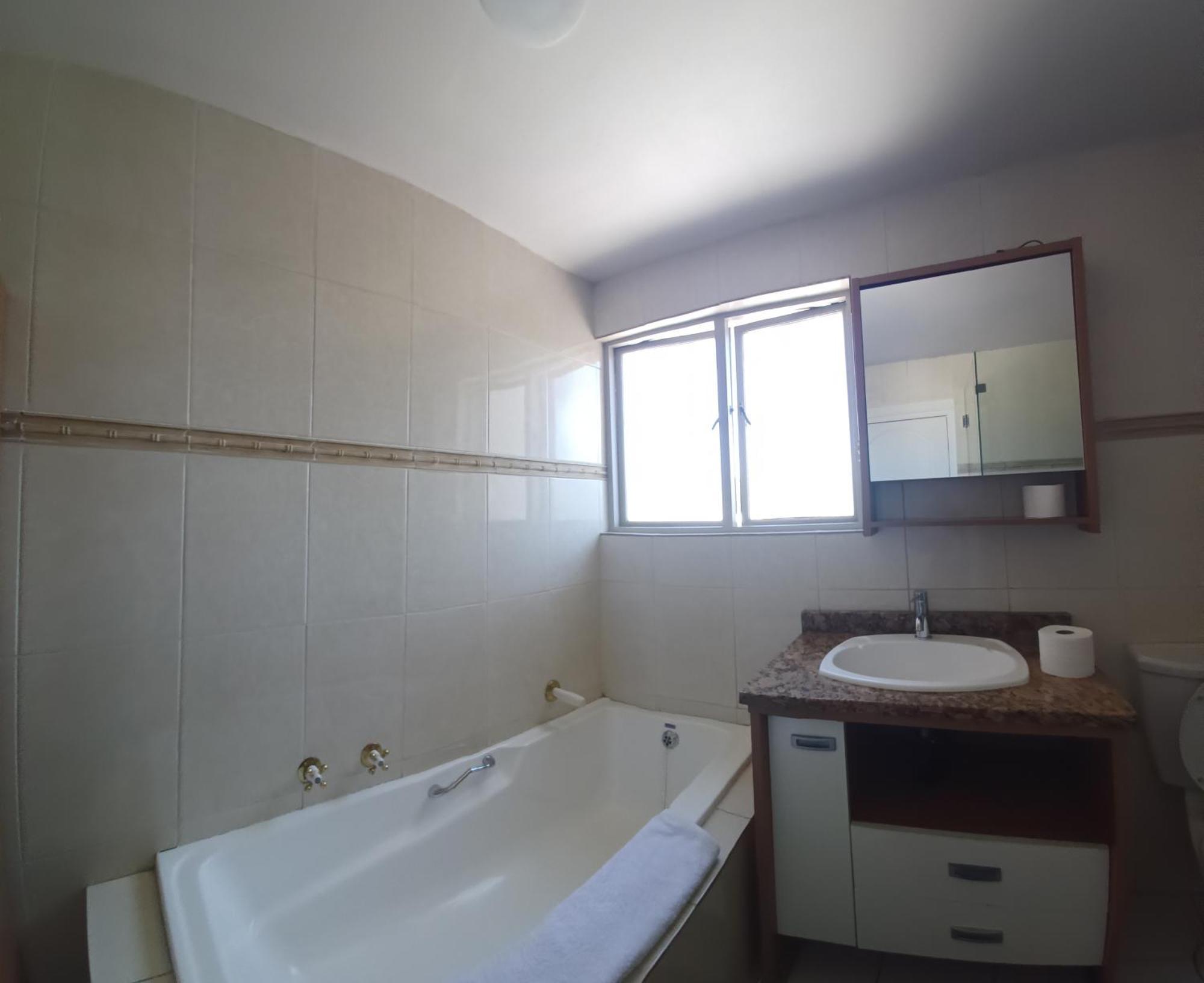Mount Royal 09 - Large 1 Bed With Balcony Apartment Johannesburg