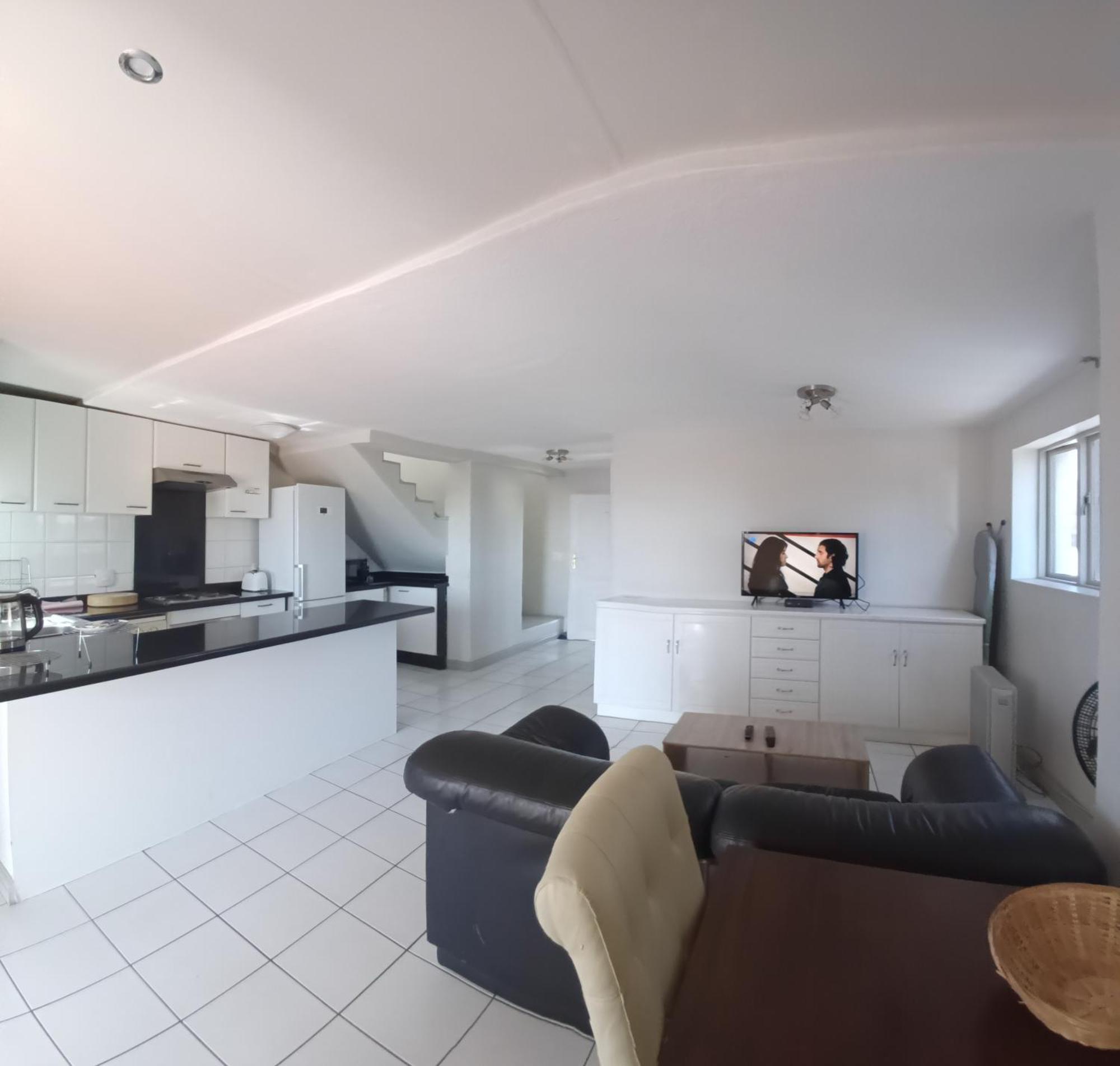 Mount Royal 09 - Large 1 Bed With Balcony Johannesburg