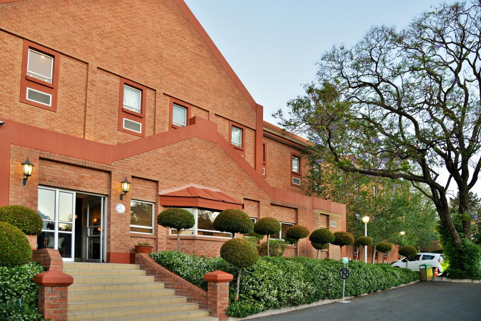 Road Rivonia Hotel