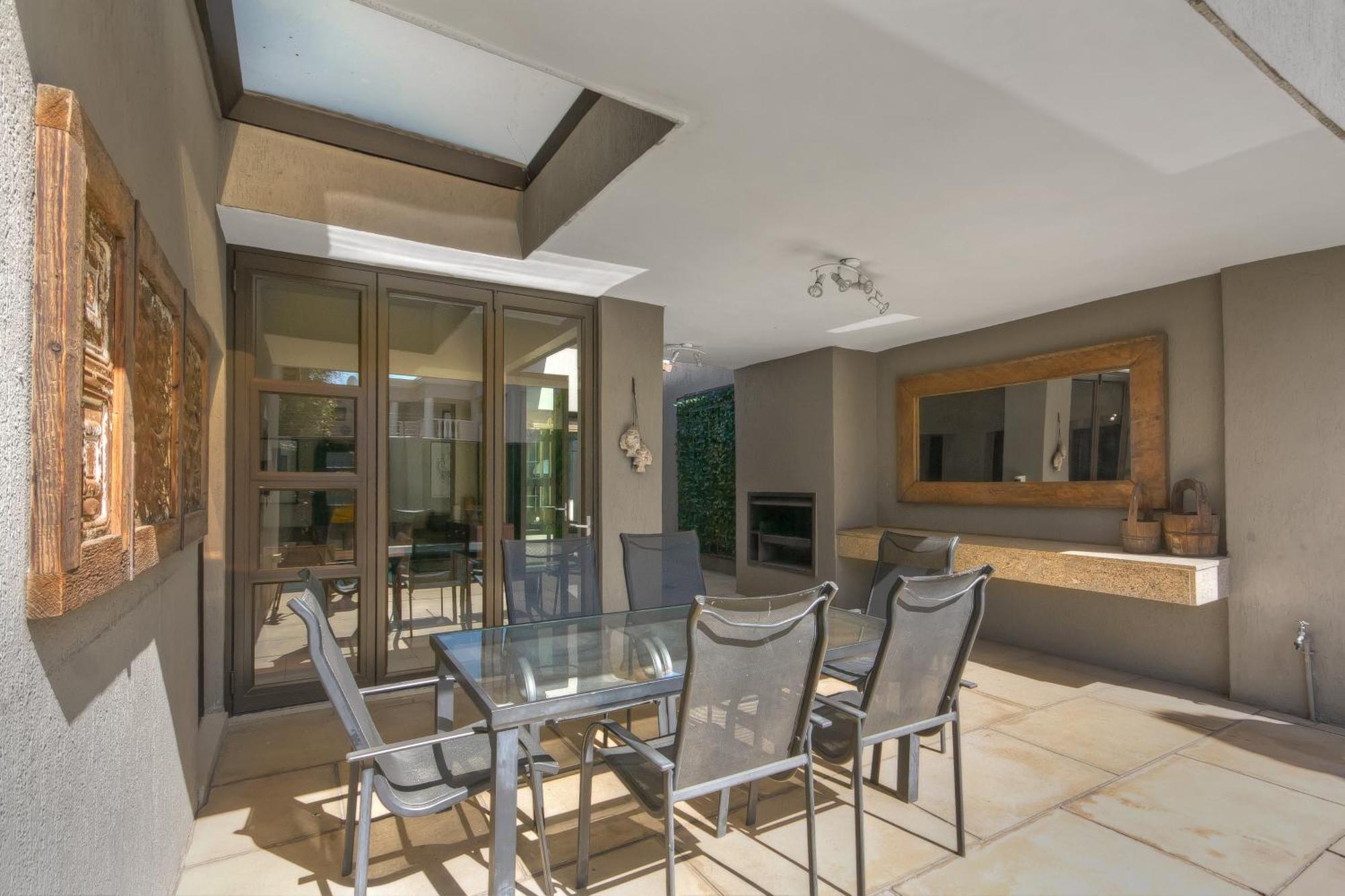 Villa 13 Sandown Valley, Sandton