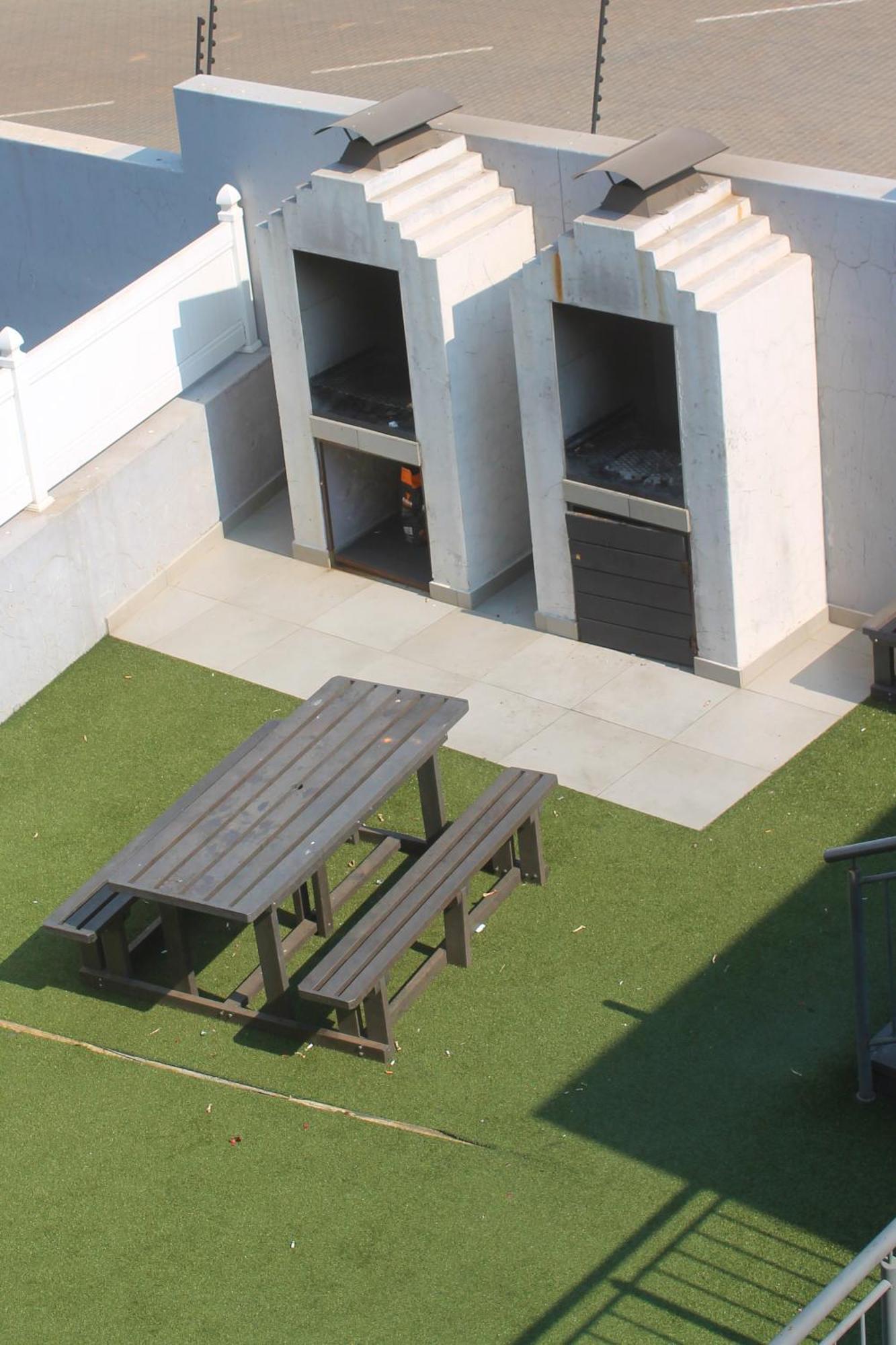 Spacious 2 Bed 2 Bath Wi-fi Netflix Backup Power * Johannesburg