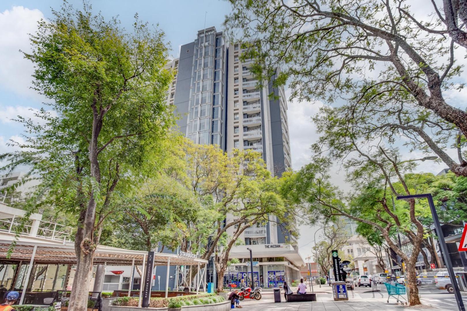 Apartment Urban Oasis At The Median