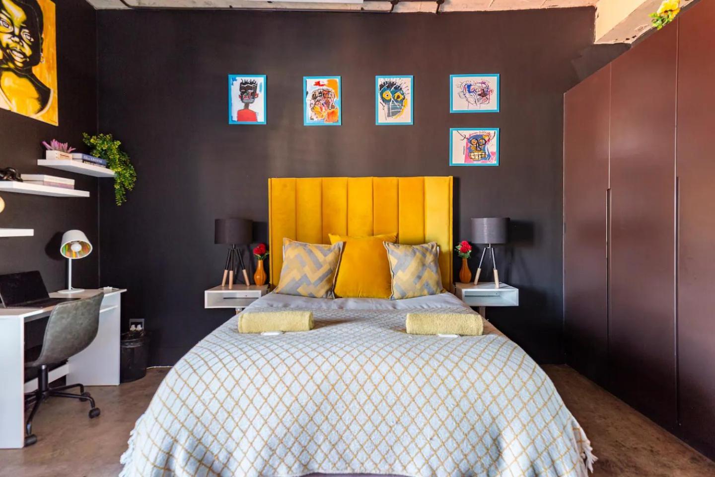 Apartment 8th On Cityscapes - A Hallmark House