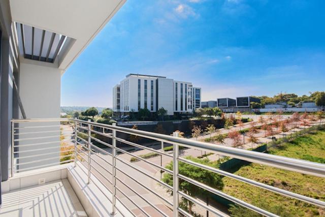 Two Bed En-suite At The Terrace Sandton Gate Apartamento