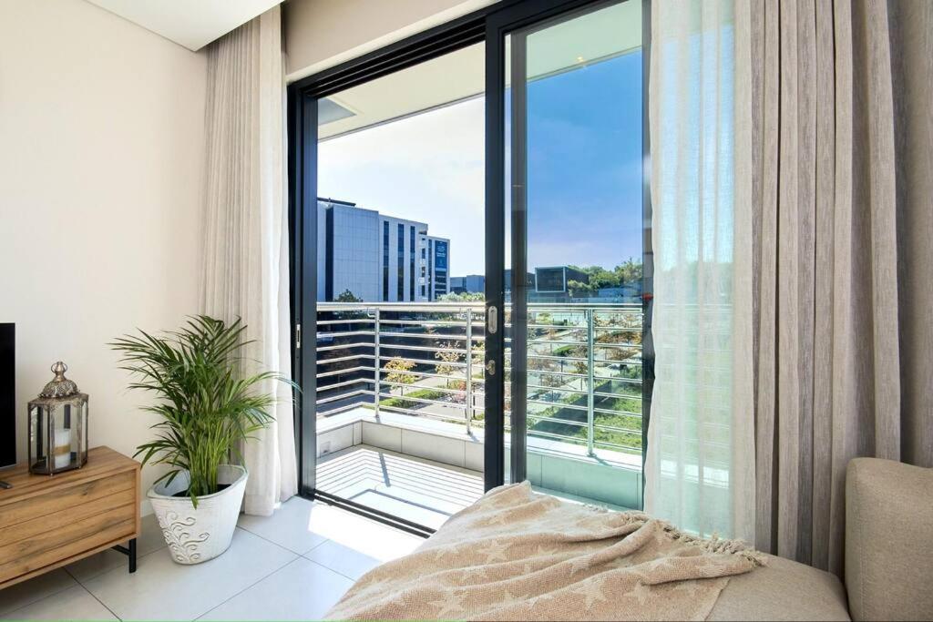 Stunning 2 Bed In Sandton Căn hộ Johannesburg