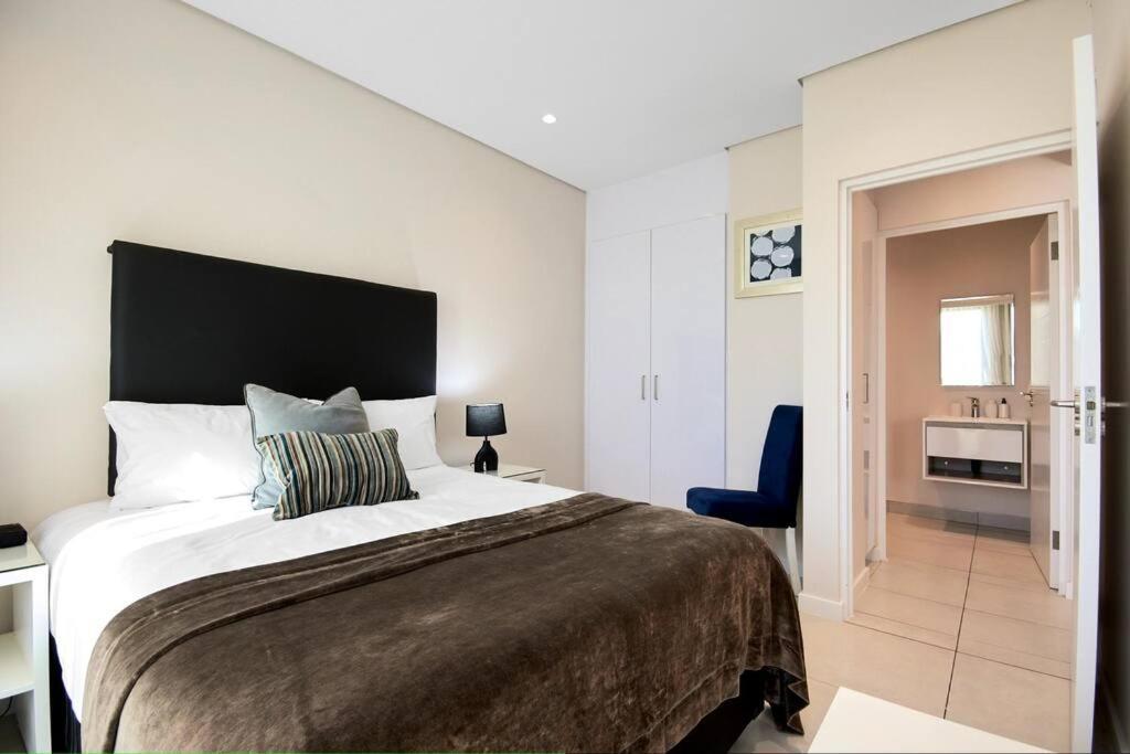 Stunning 2 Bed In Sandton Căn hộ Johannesburg