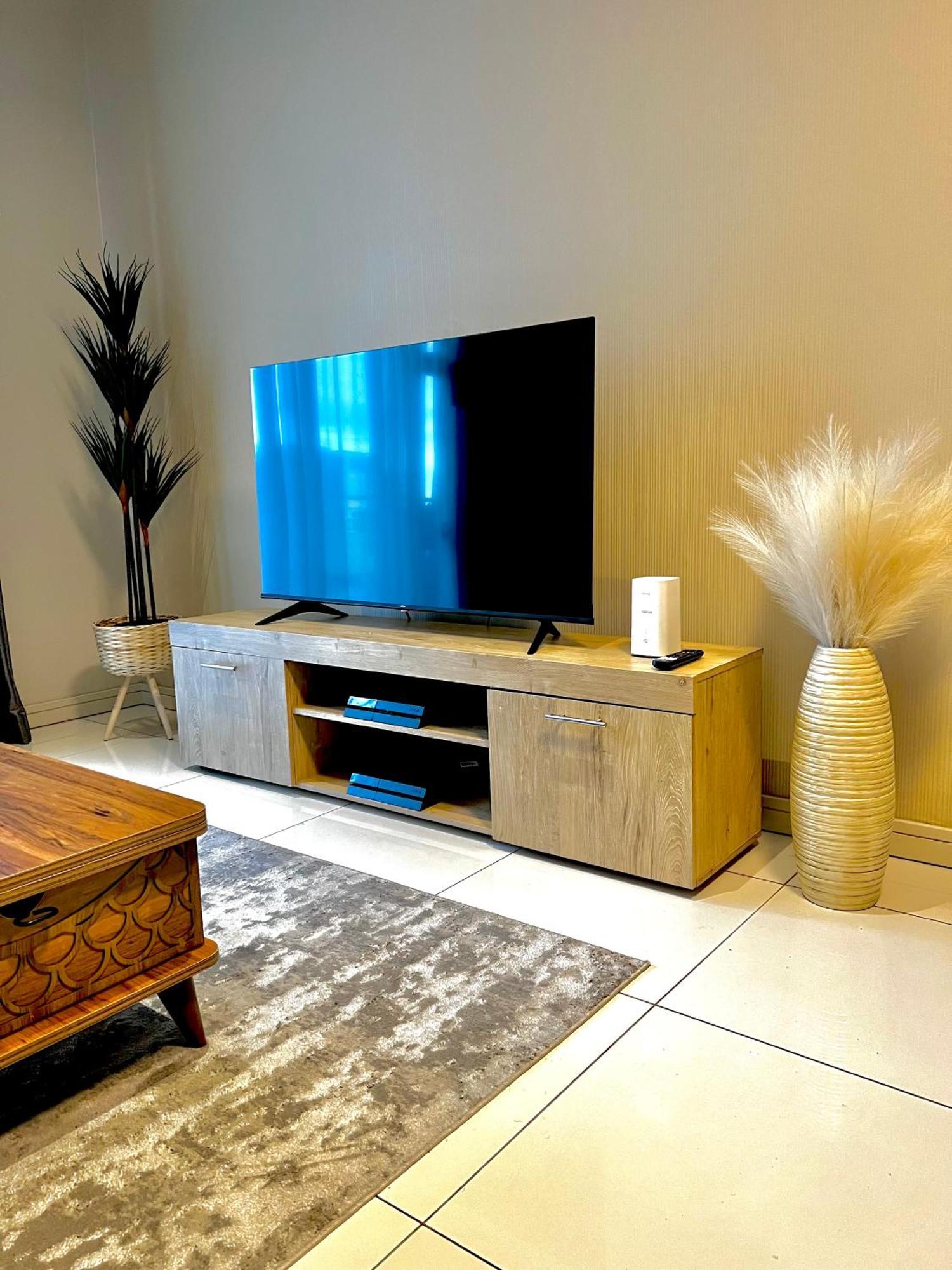 Apartment Tyrwhitt Apartment, Rosebank Johannesburg