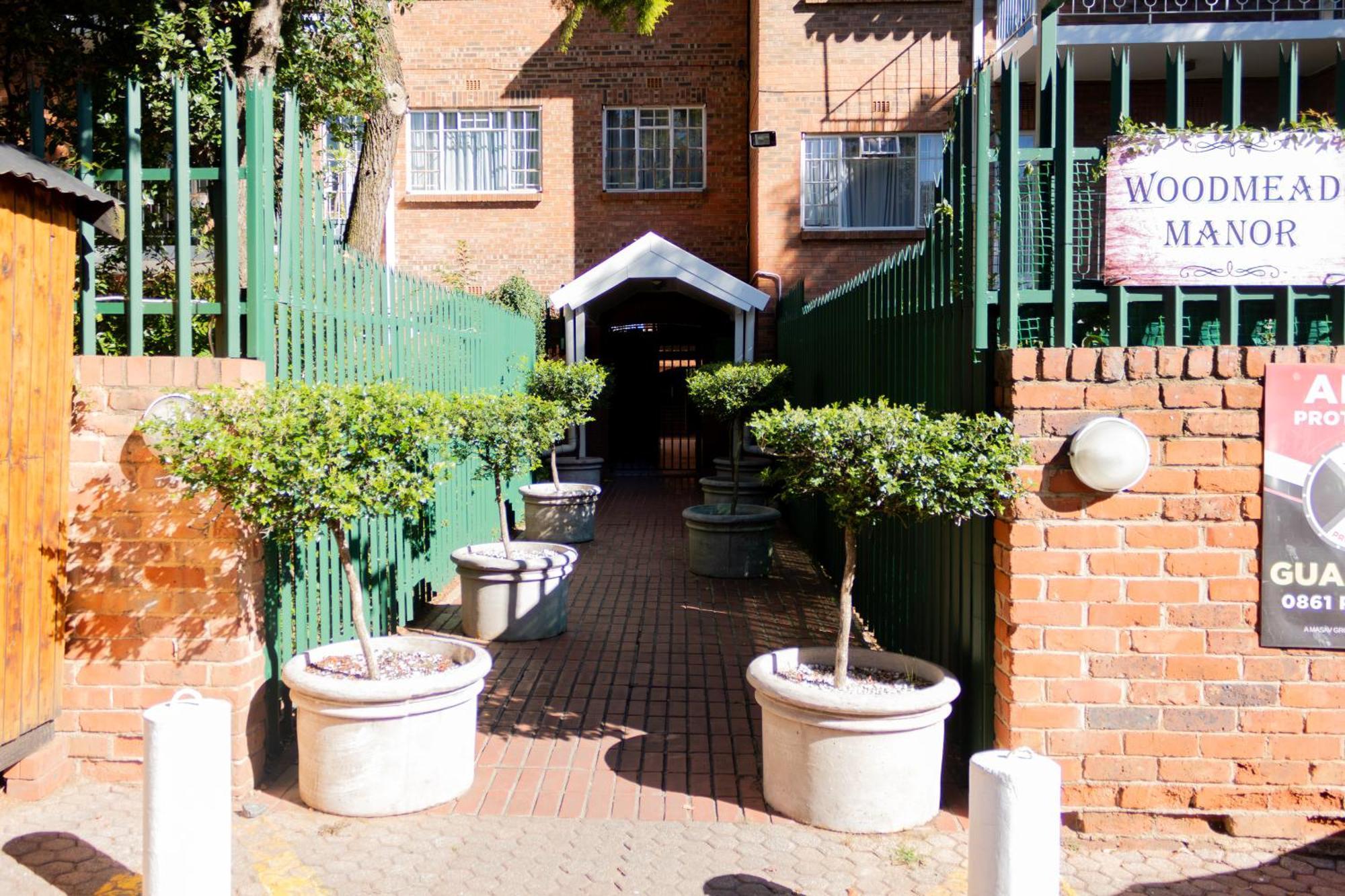 Apartment Delightful Spacious Two Bedroom *