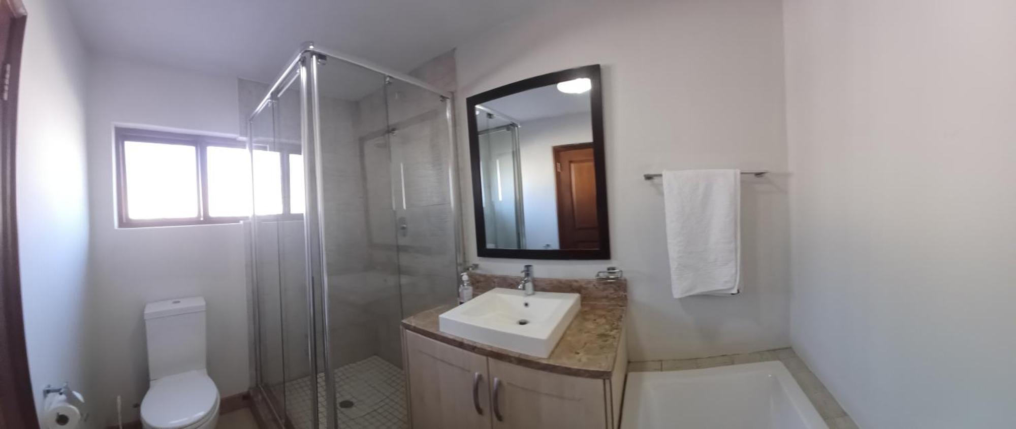 Mount Royal 44 Large 1 Bed With Balcony Apartment