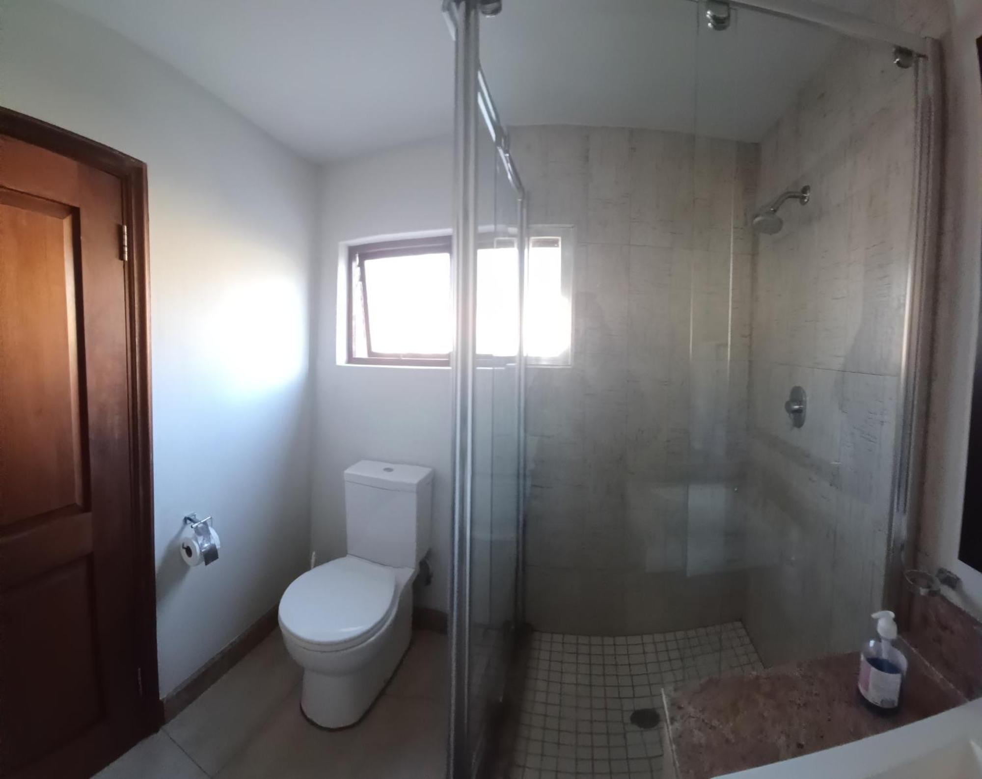 Mount Royal 44 Large 1 Bed With Balcony