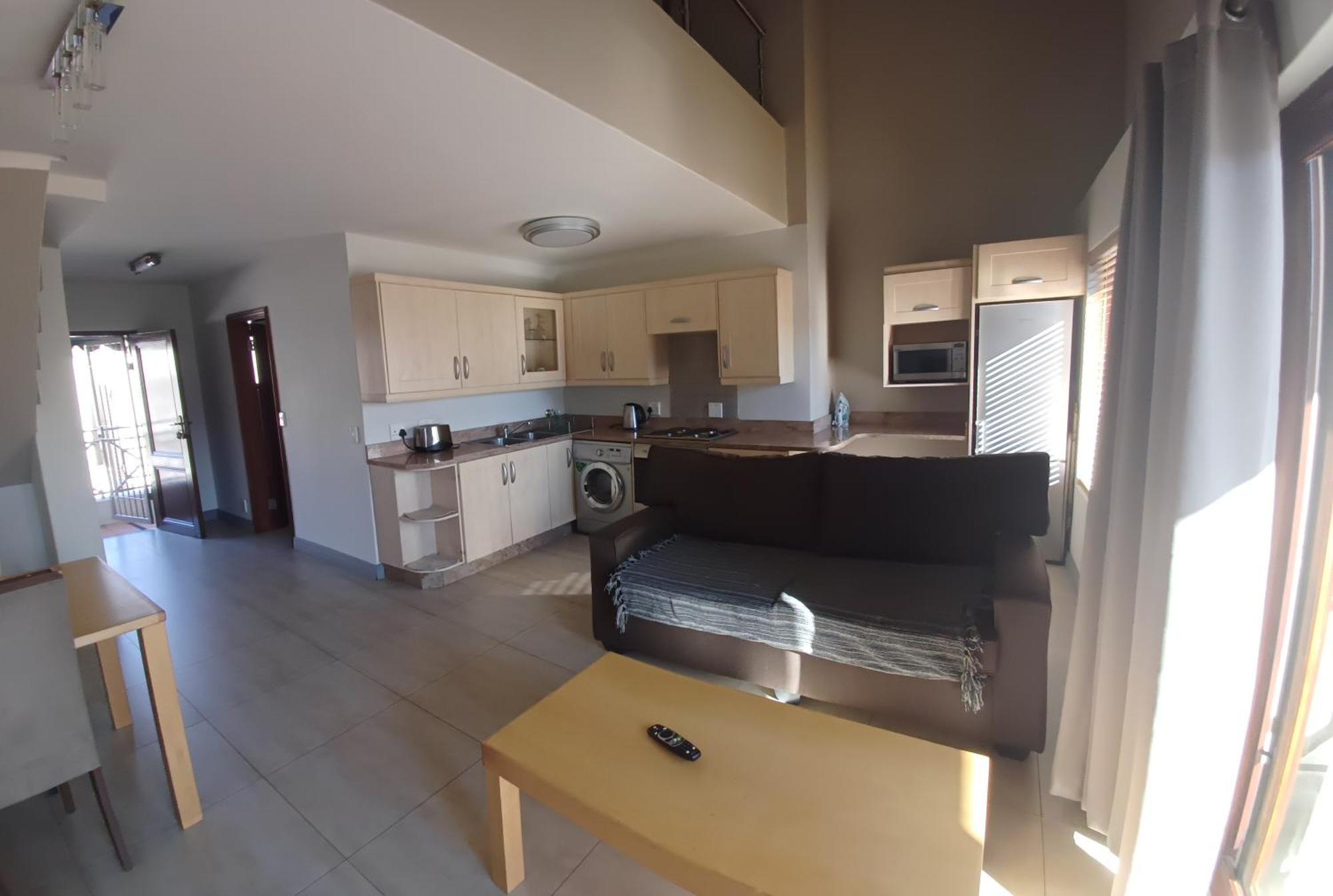 Mount Royal 44 Large 1 Bed With Balcony