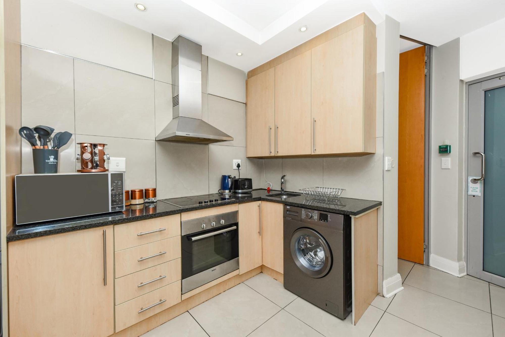 Apartment Hydro Park Residences In Sandton With Generator *
