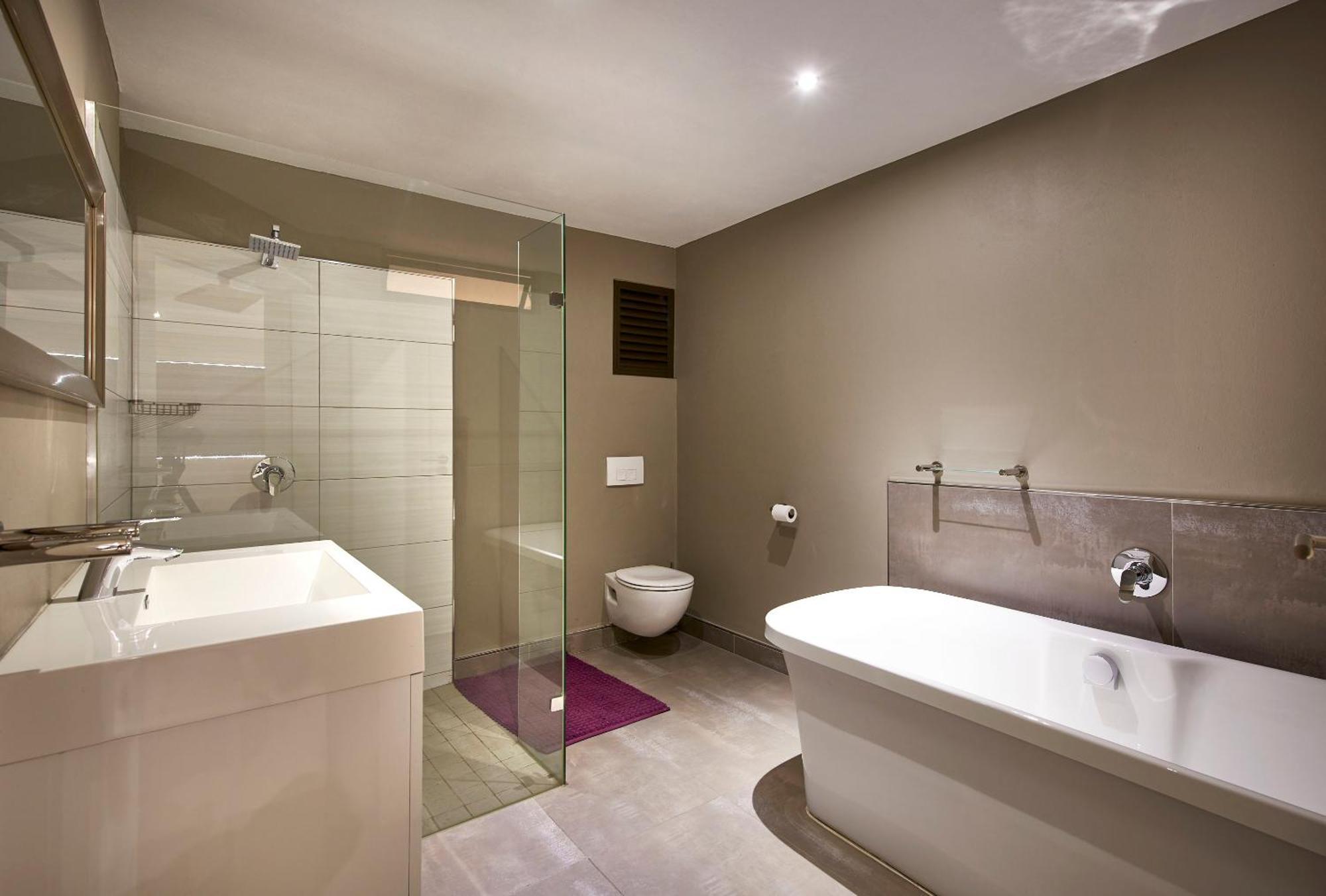 Dynasty Forest Sandown Serviced & Self Catering * Johannesburg