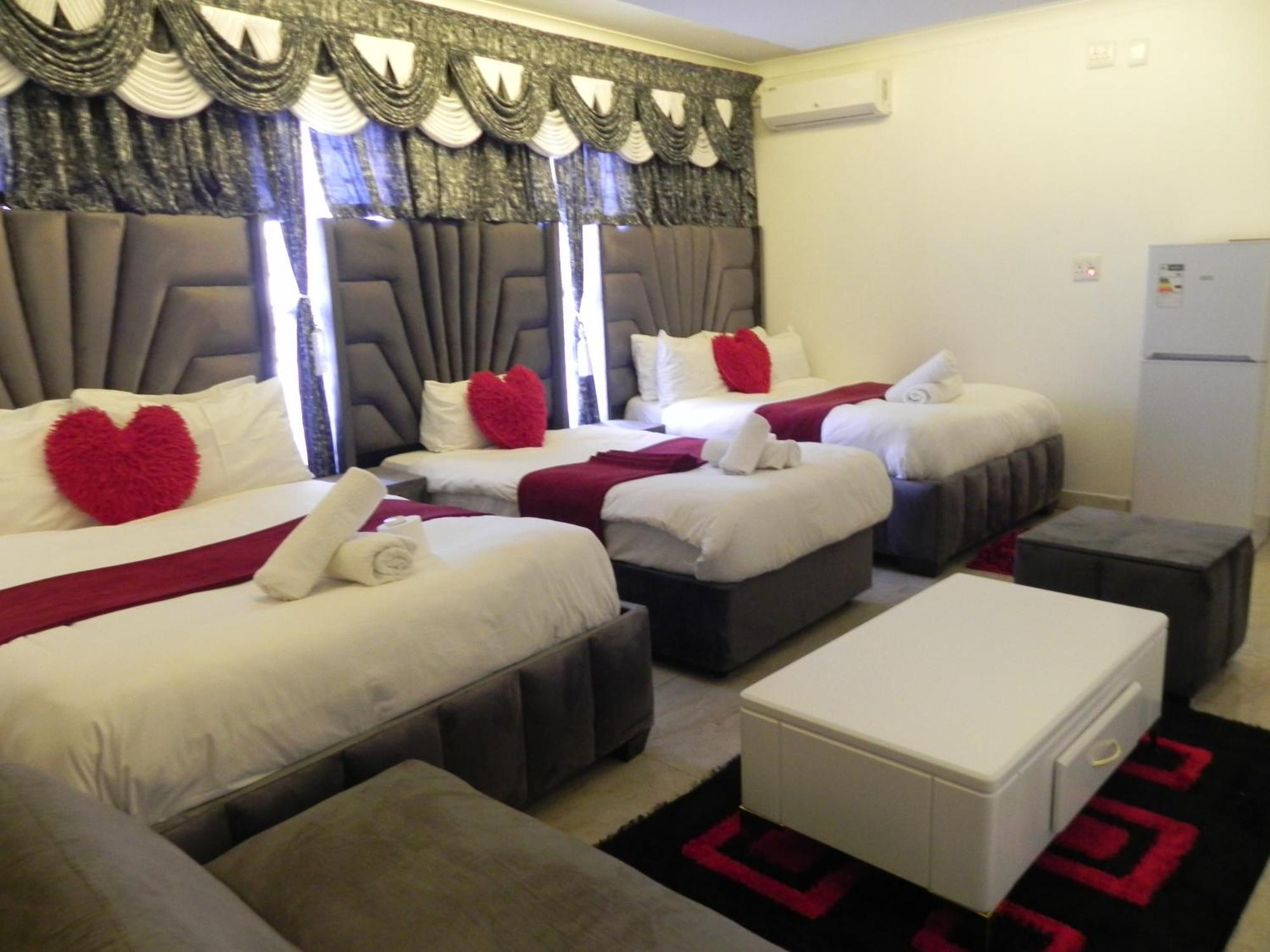 Gold Crown International Hotel