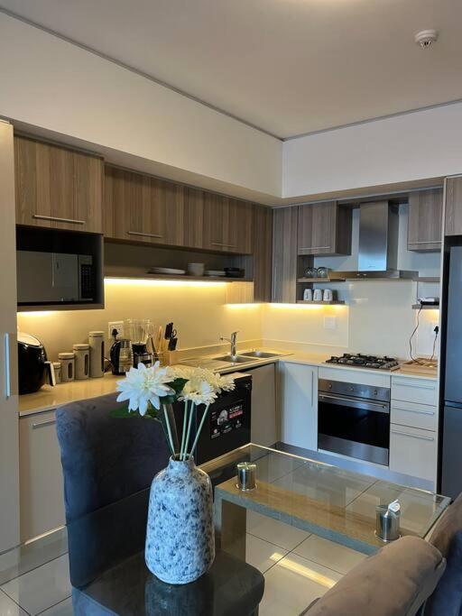 Tyrwhitt Apartment