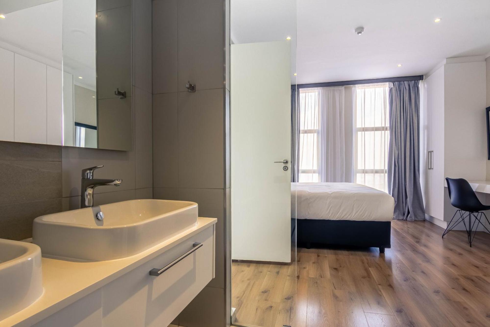 Cgrsa Sandton Hotel *