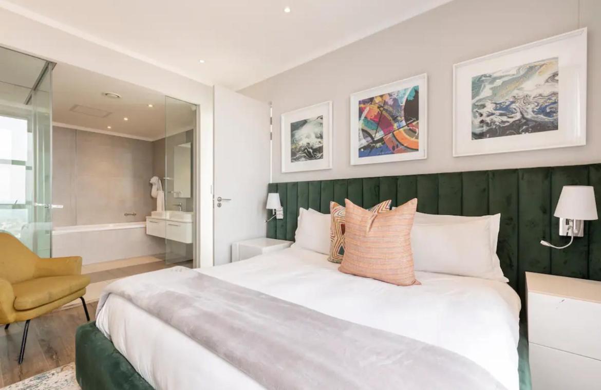 New Luxury Spacious *