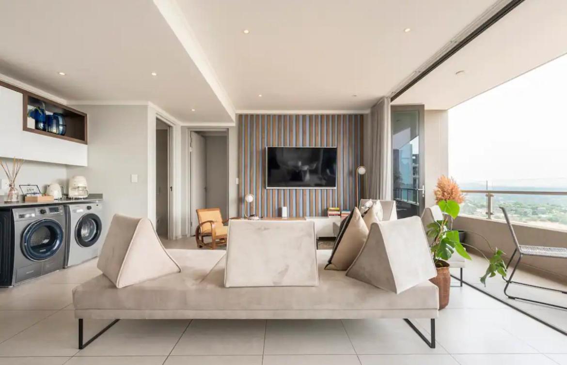 New Luxury Spacious Apartment *