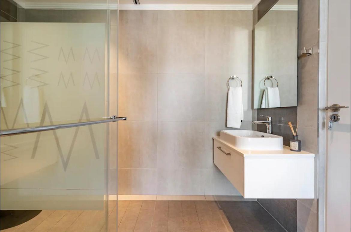 New Luxury Spacious Apartment Johannesburg