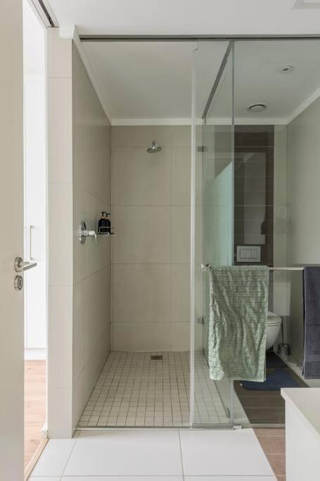Luxury In Sandton Apartment *