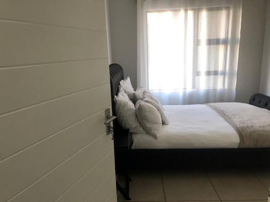 Exquisite In Sandton With Pool And Inverter * Johannesburg