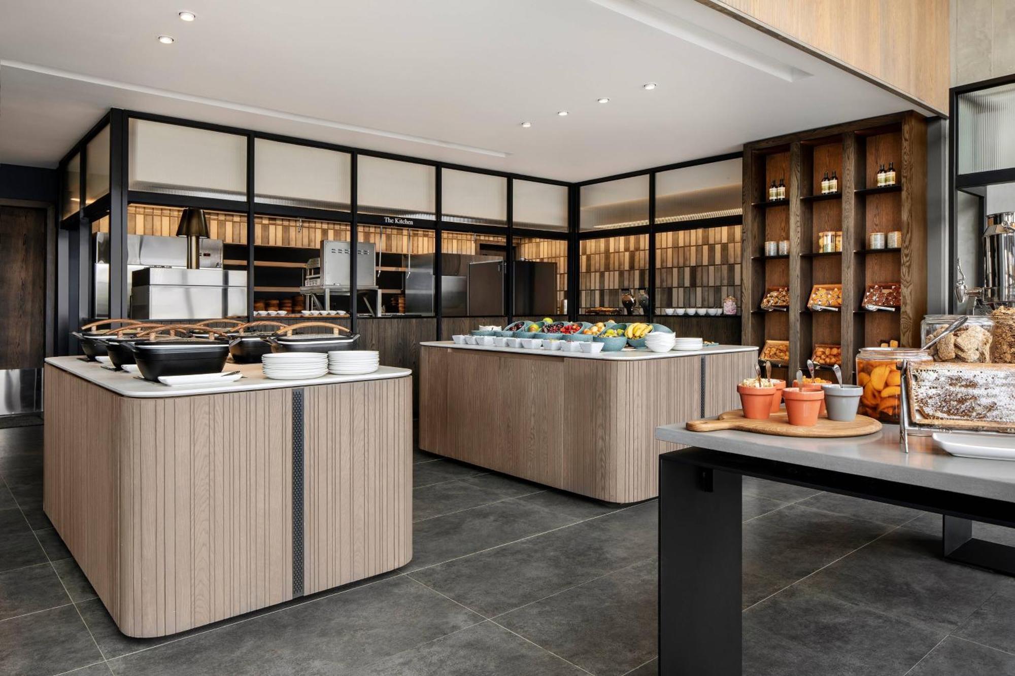 Marriott Melrose Arch 5*