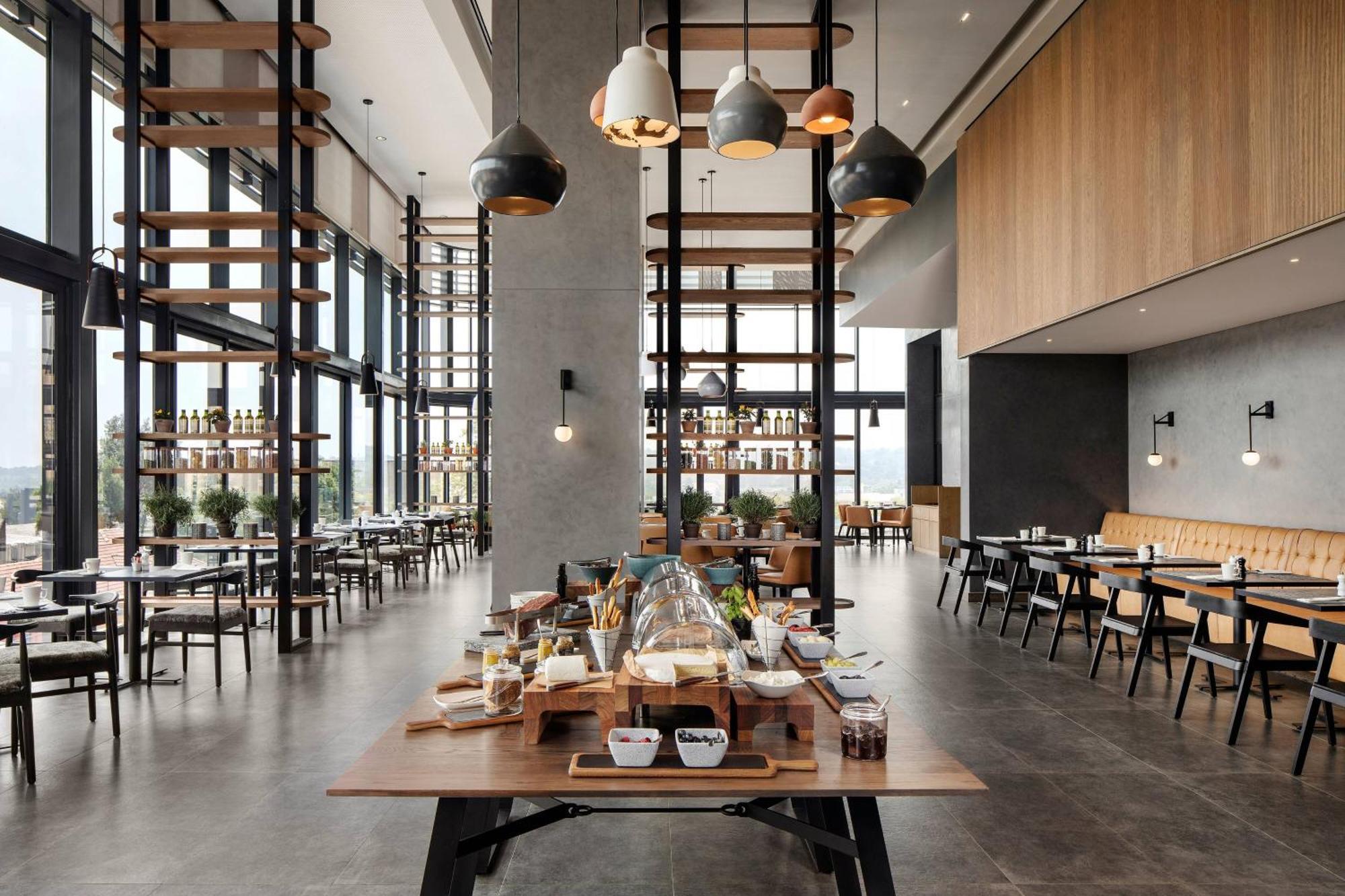 Marriott Melrose Arch Hotel
