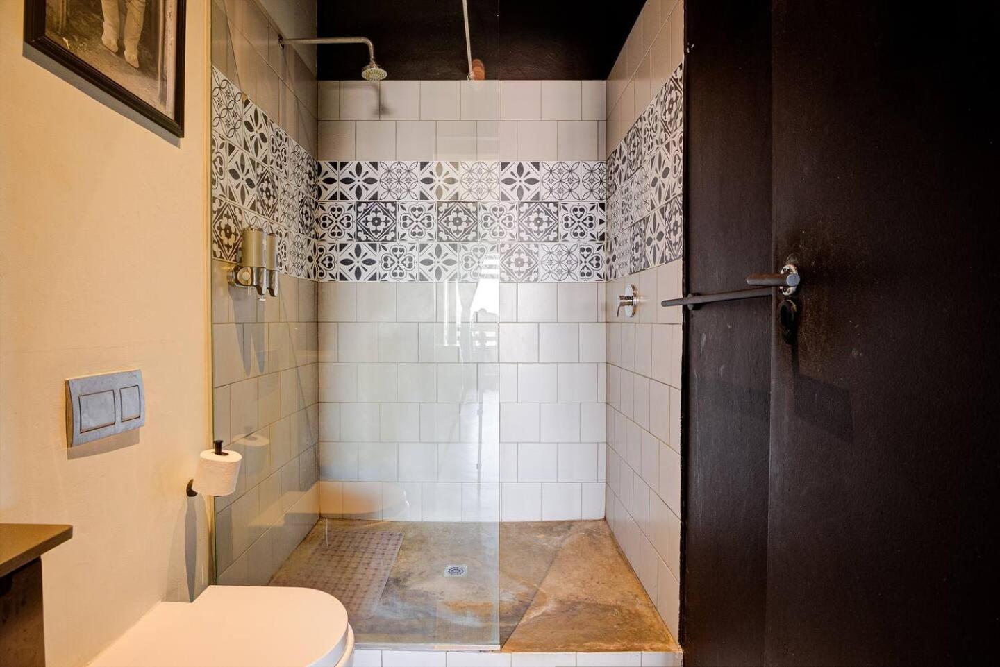 Apartment The Jozi Embassy - A Hallmark House *