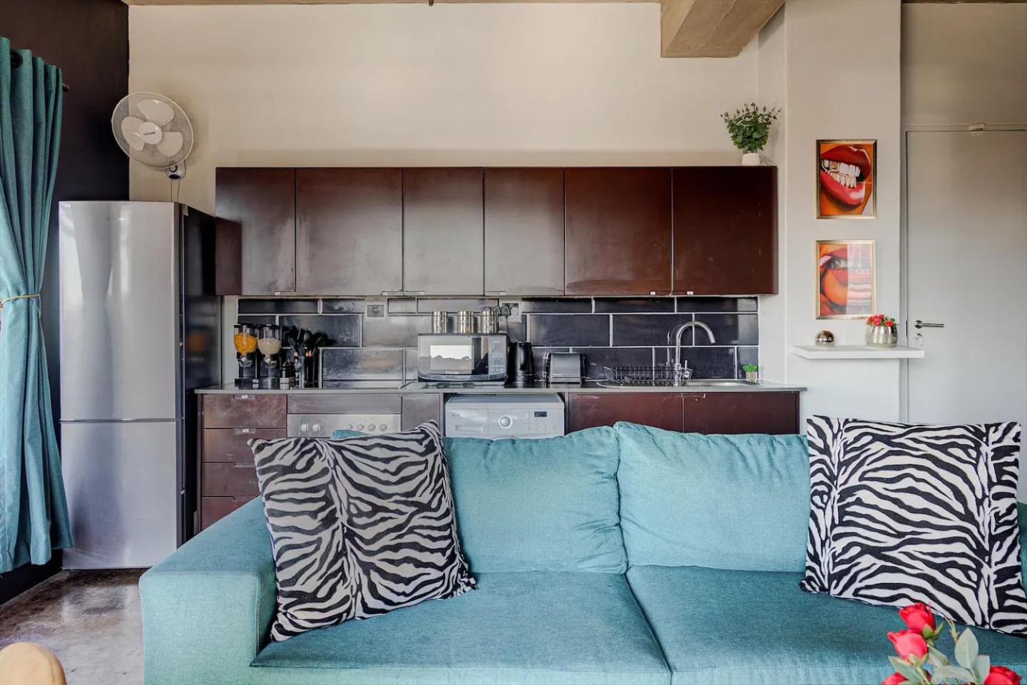 The Jozi Embassy - A Hallmark House Apartment