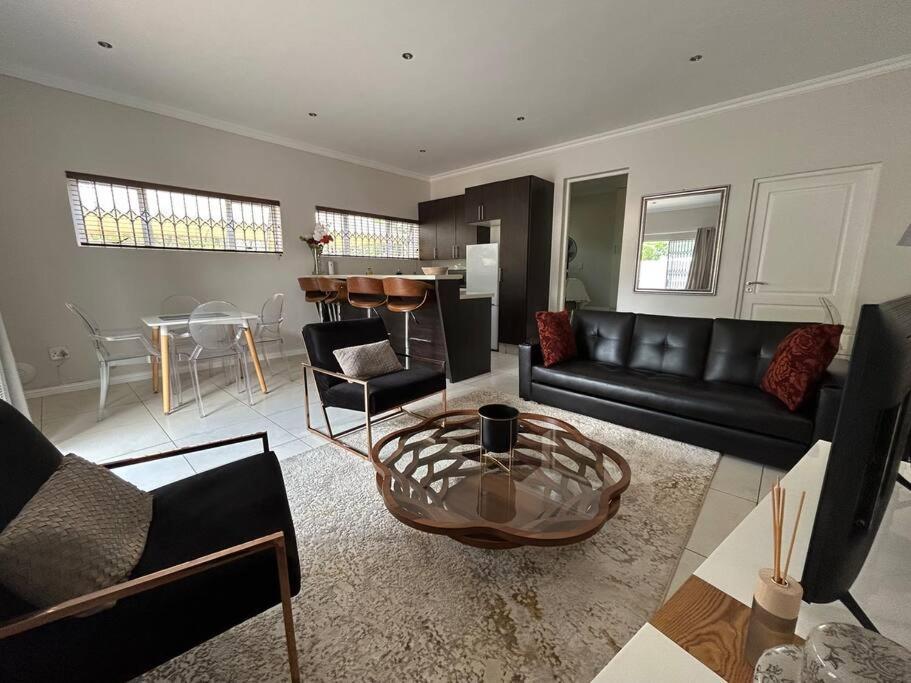Apartment Modern & Elegant Sandton *