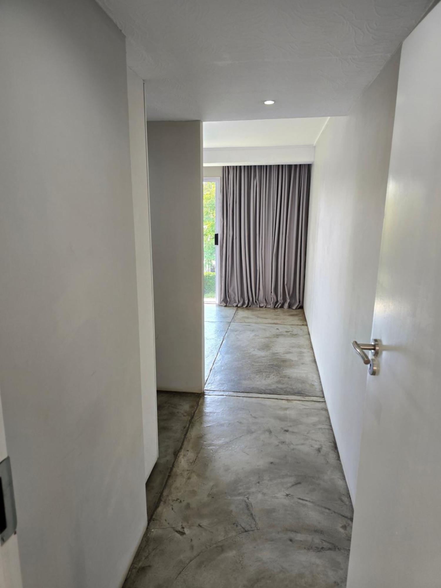 Ilana Ossin Minimalistic * Johannesburg