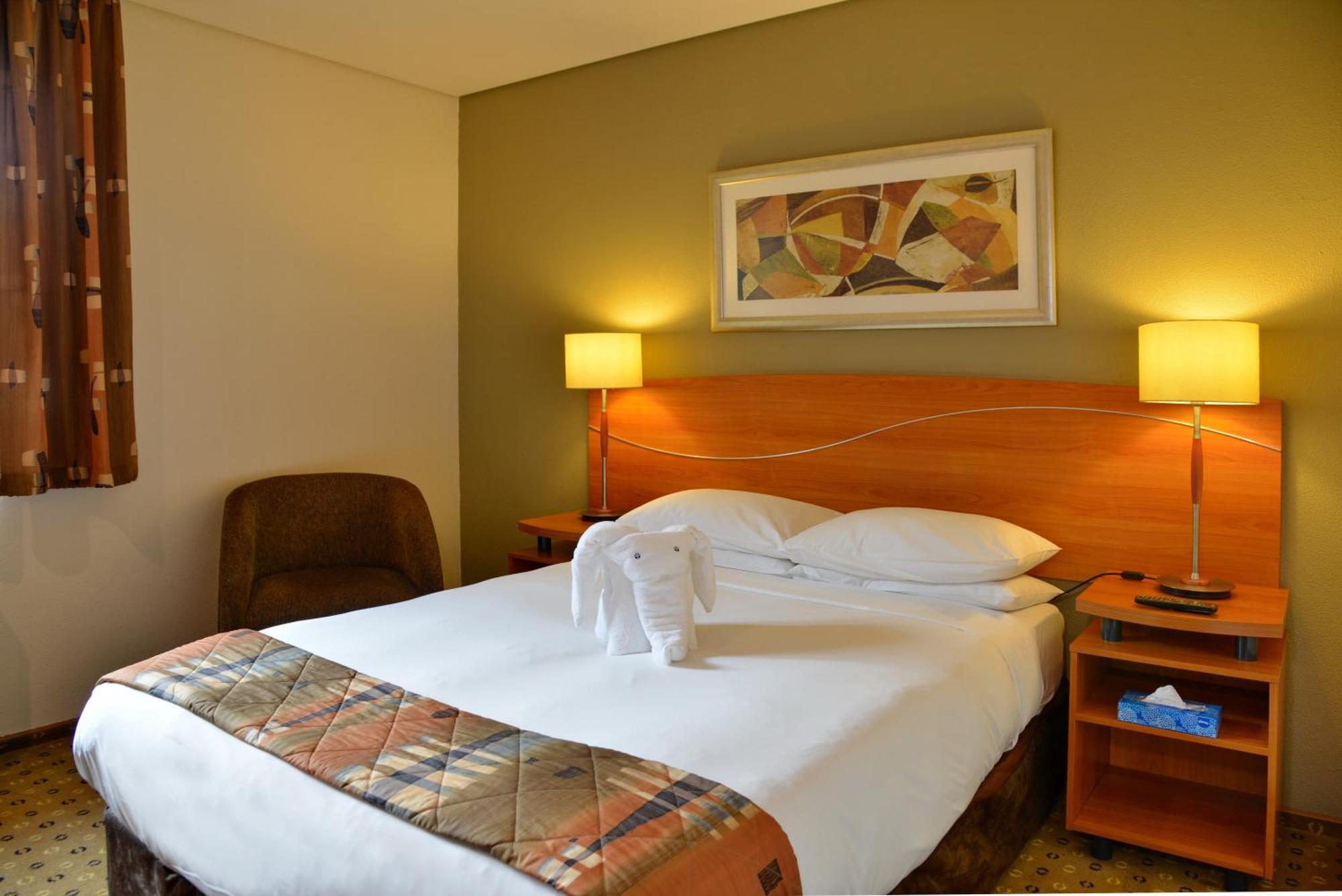 Road Sandton Hotel *