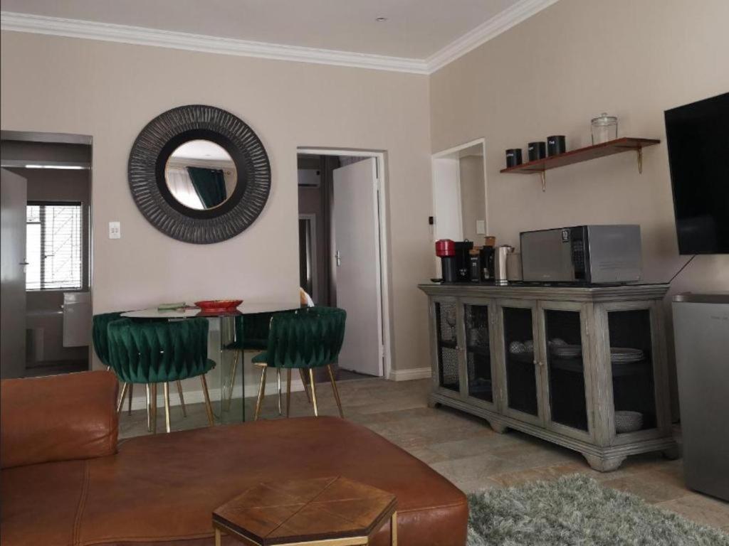 Apartment Away From Johannesburg