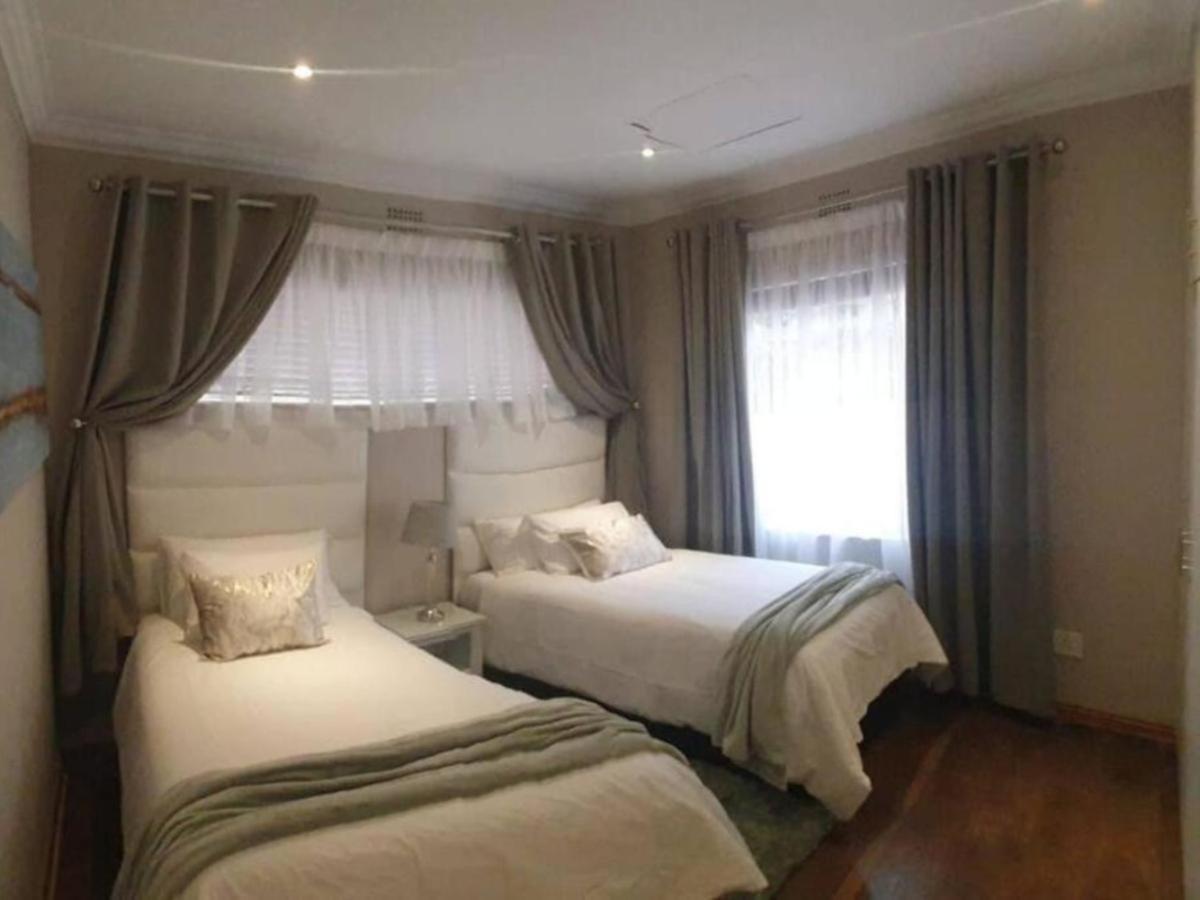 Apartment Away From Johannesburg