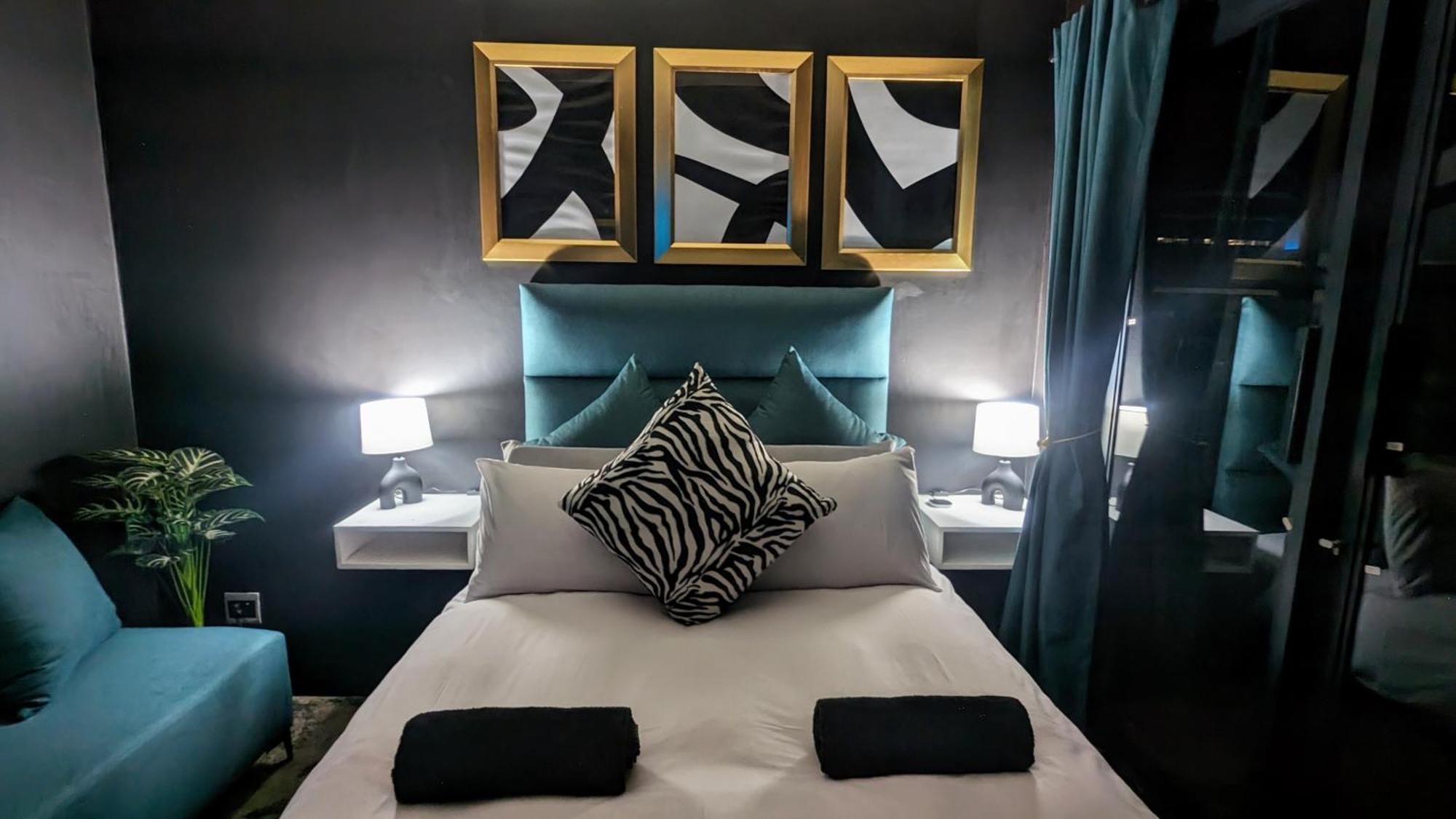 Apartment The Jozi Embassy - A Hallmark House *