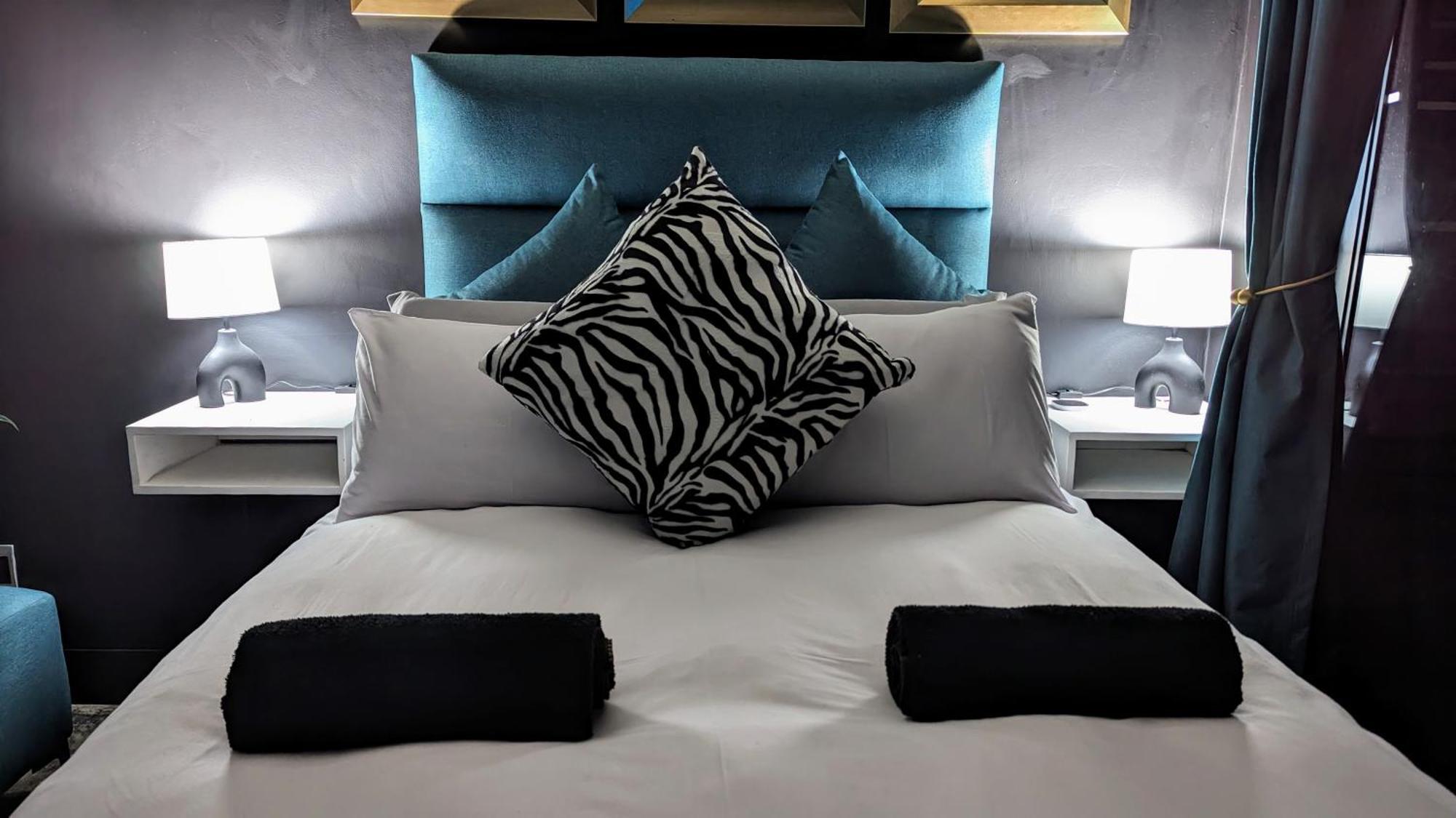 Apartment The Jozi Embassy - A Hallmark House *