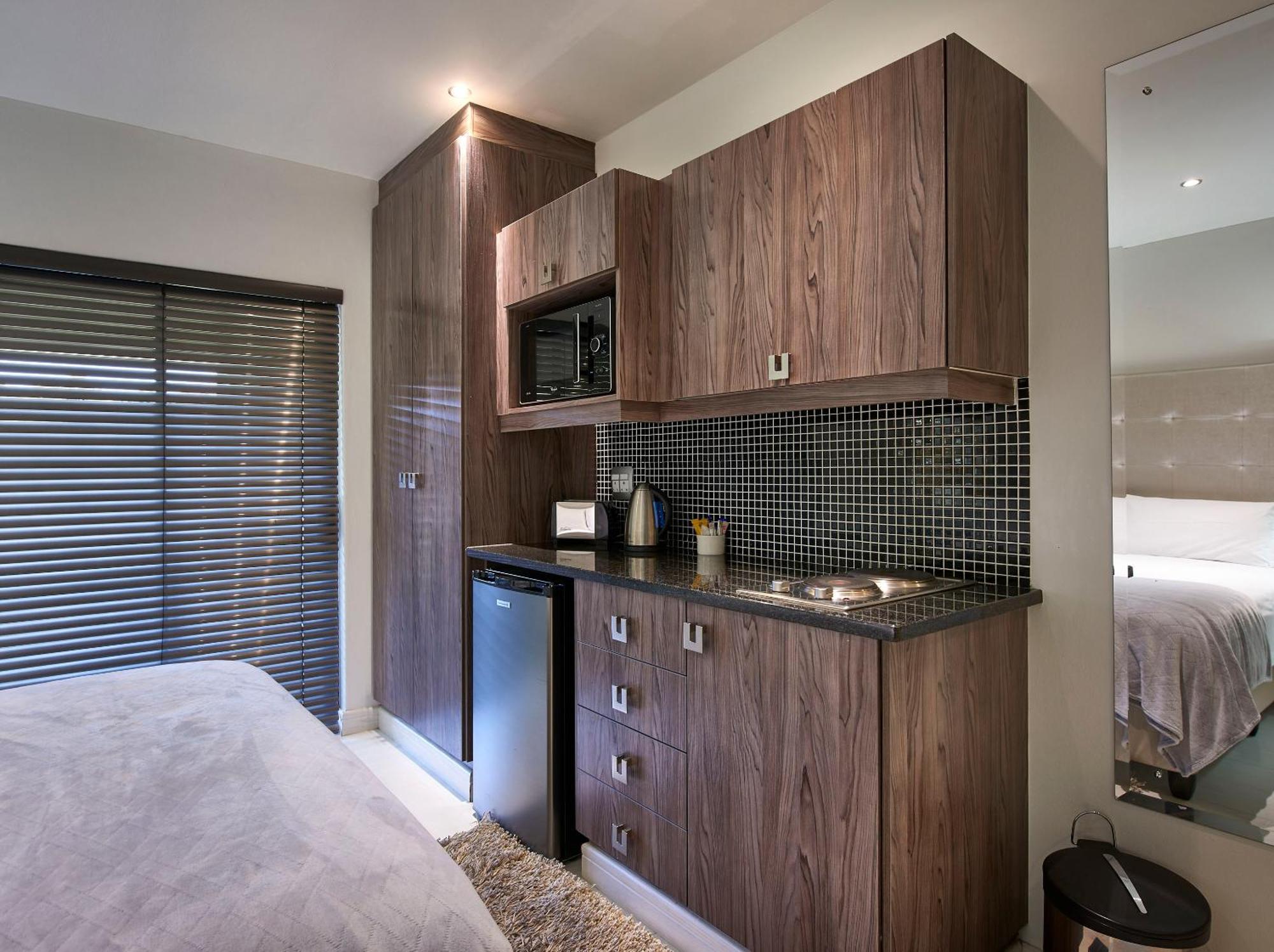 Dynasty Forest Sandown Self Catering Hotel 4*