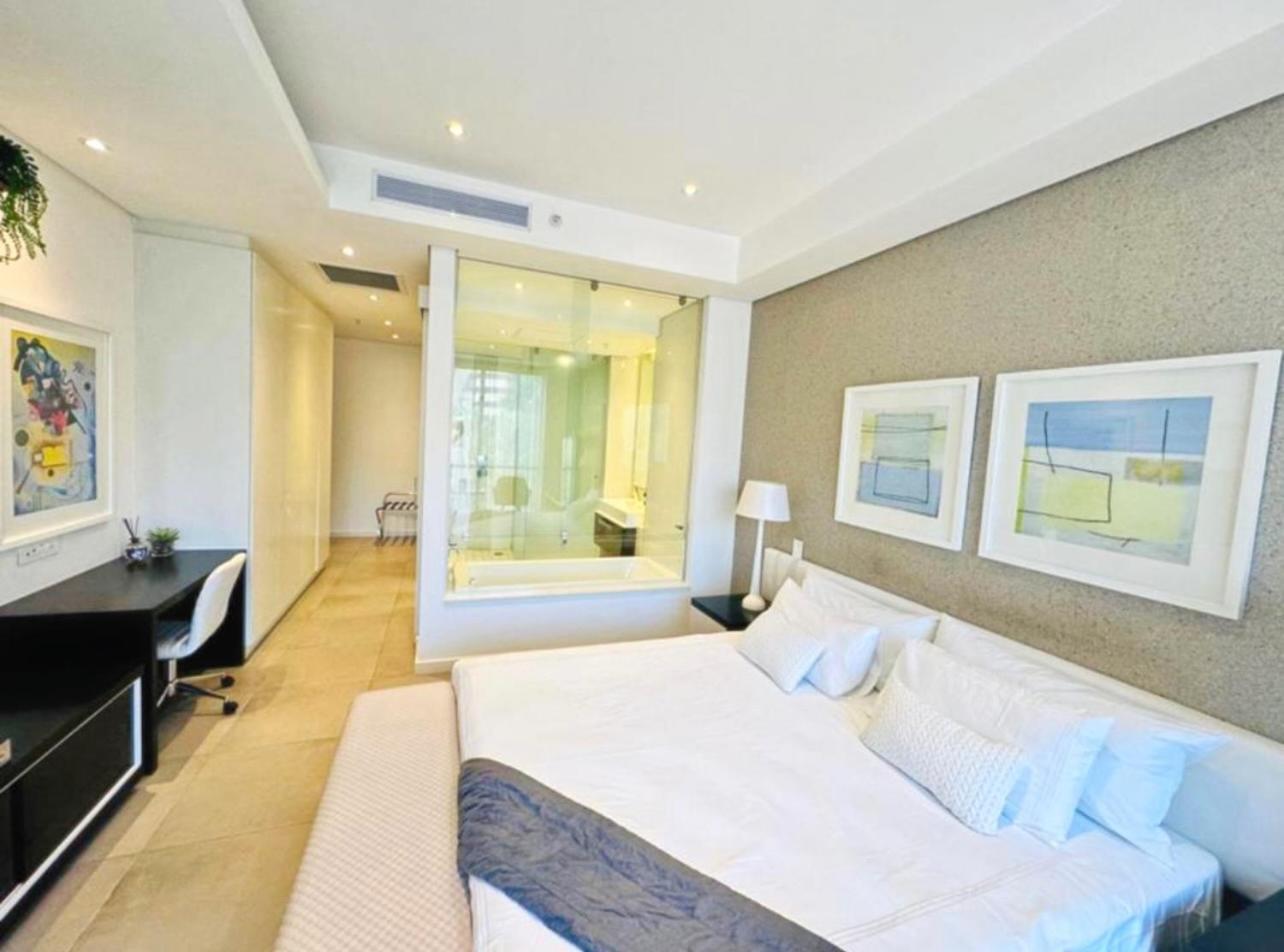 Hotel Luxe @ Sandton Skye