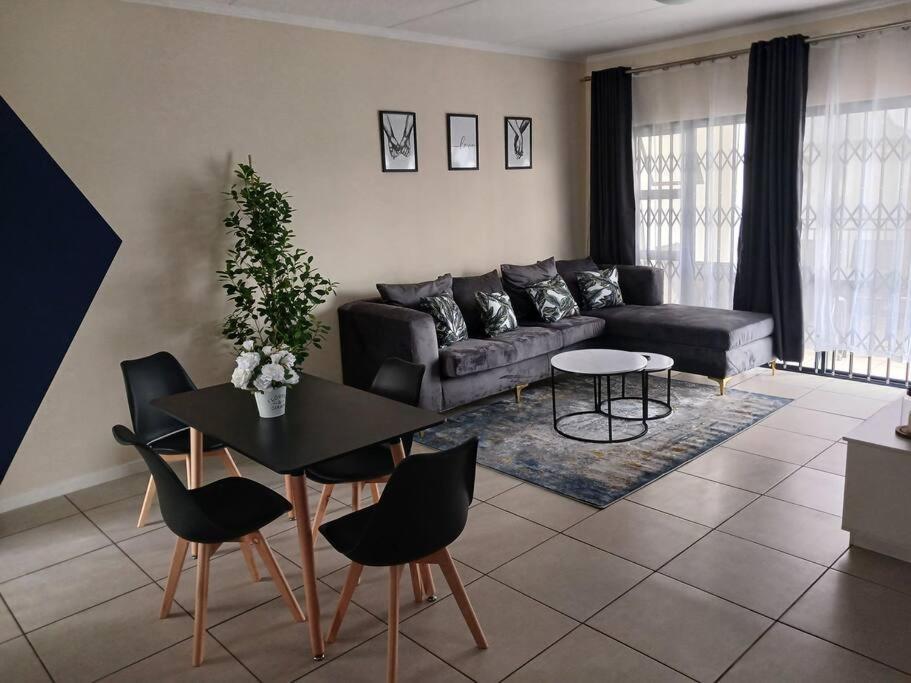 Apartment Deep Blue 2 Bed In An Estate *